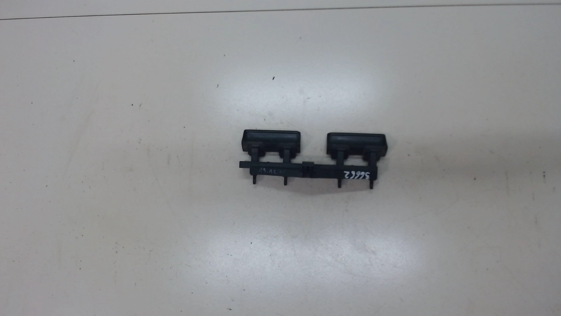 Ручка двери багажника наружная