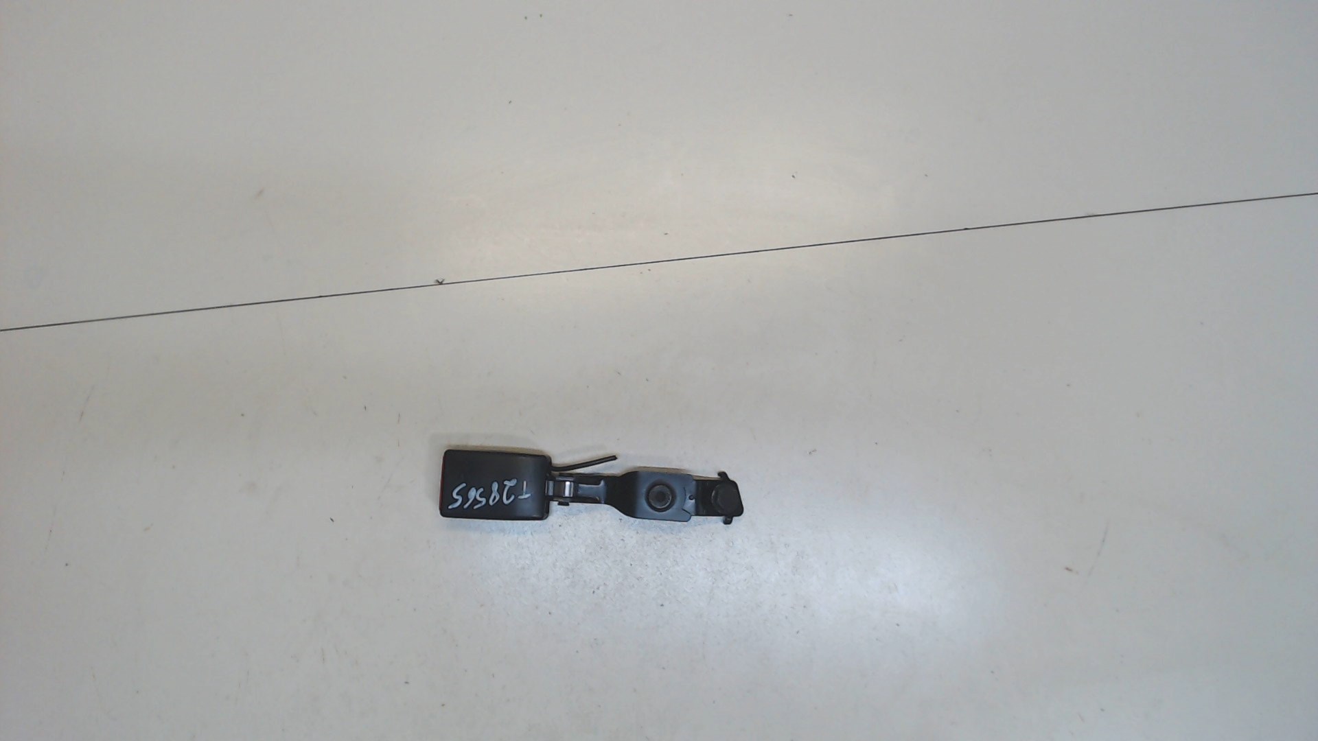 Ответная часть ремня безопасности