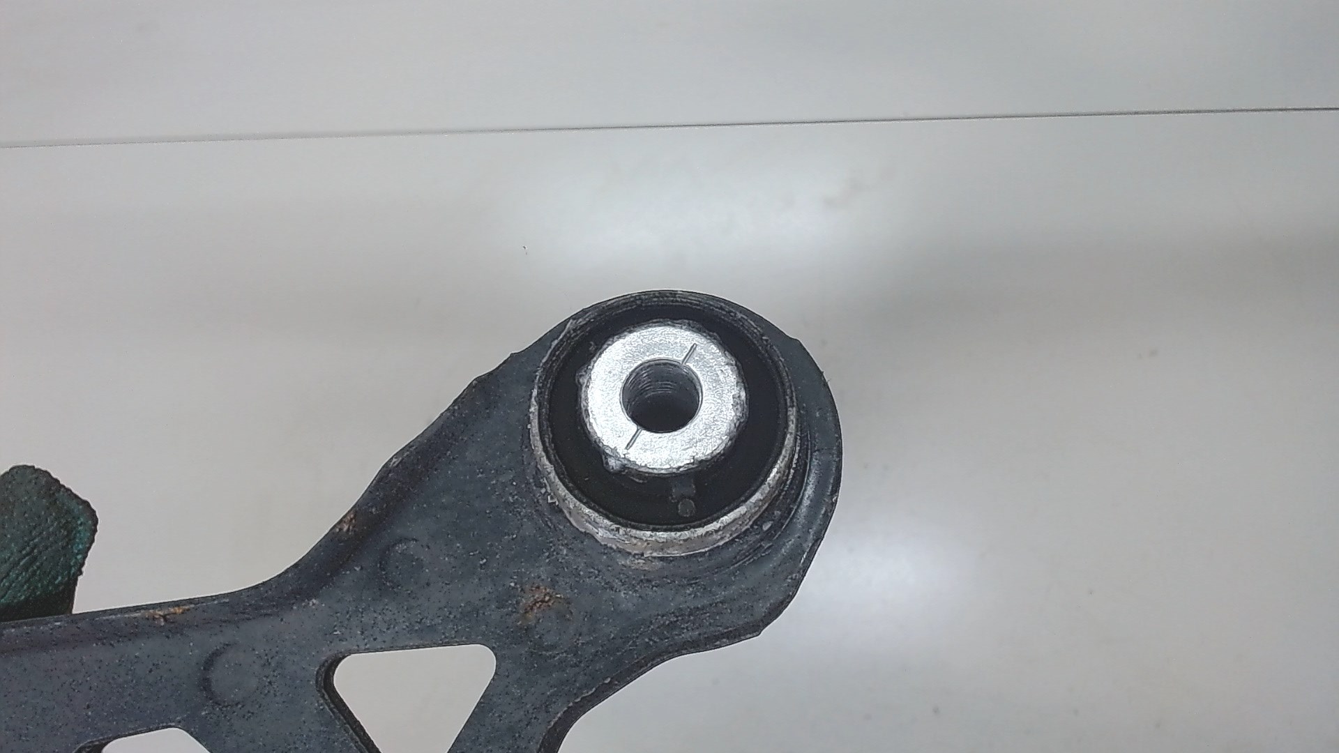 Рычаг задний