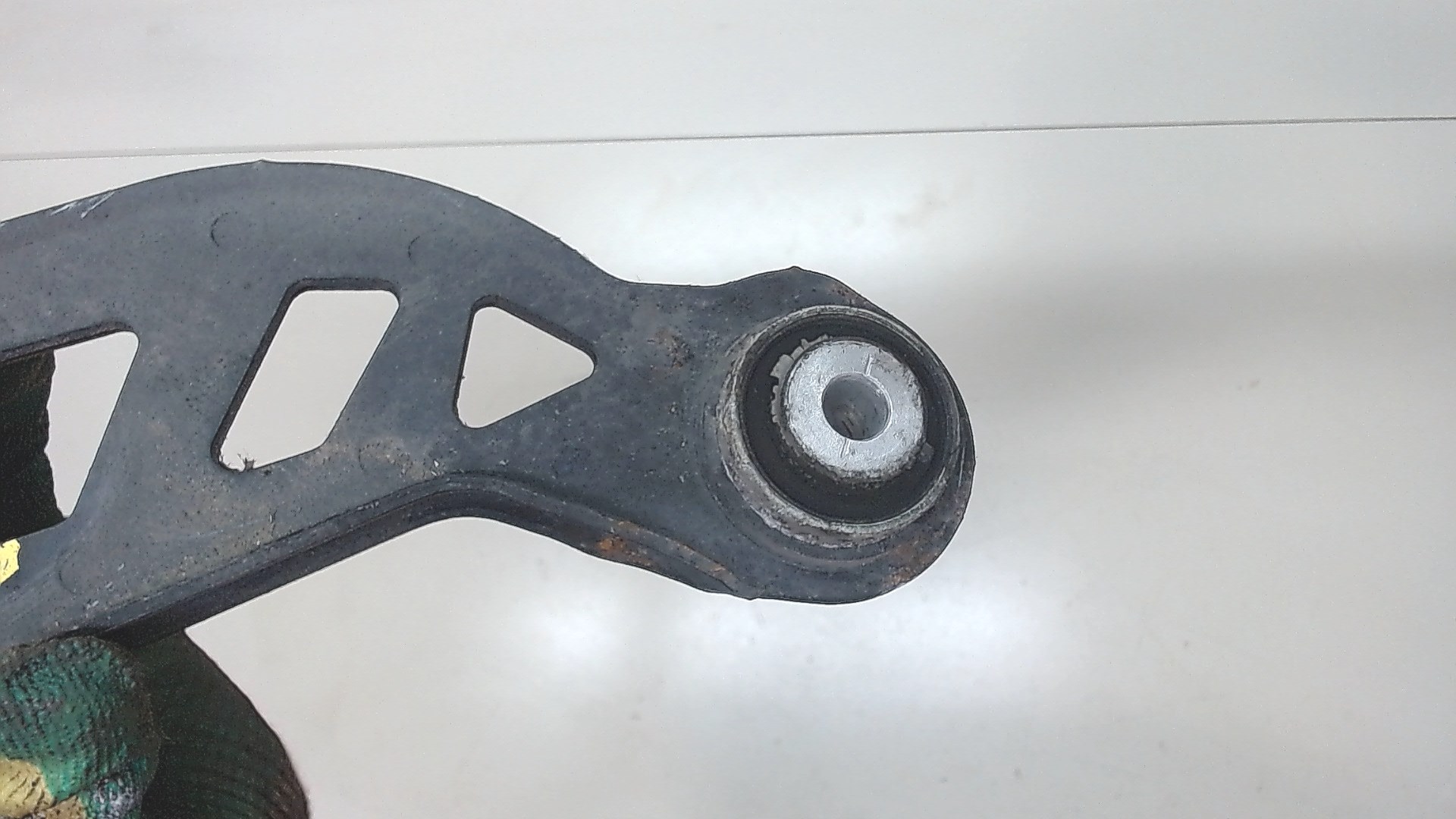 Рычаг задний