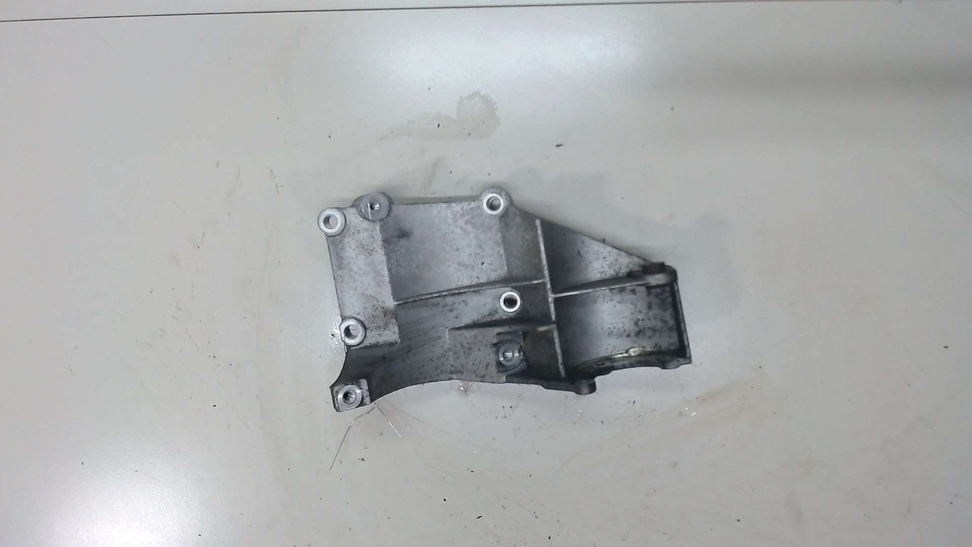 Кронштейн ГУР