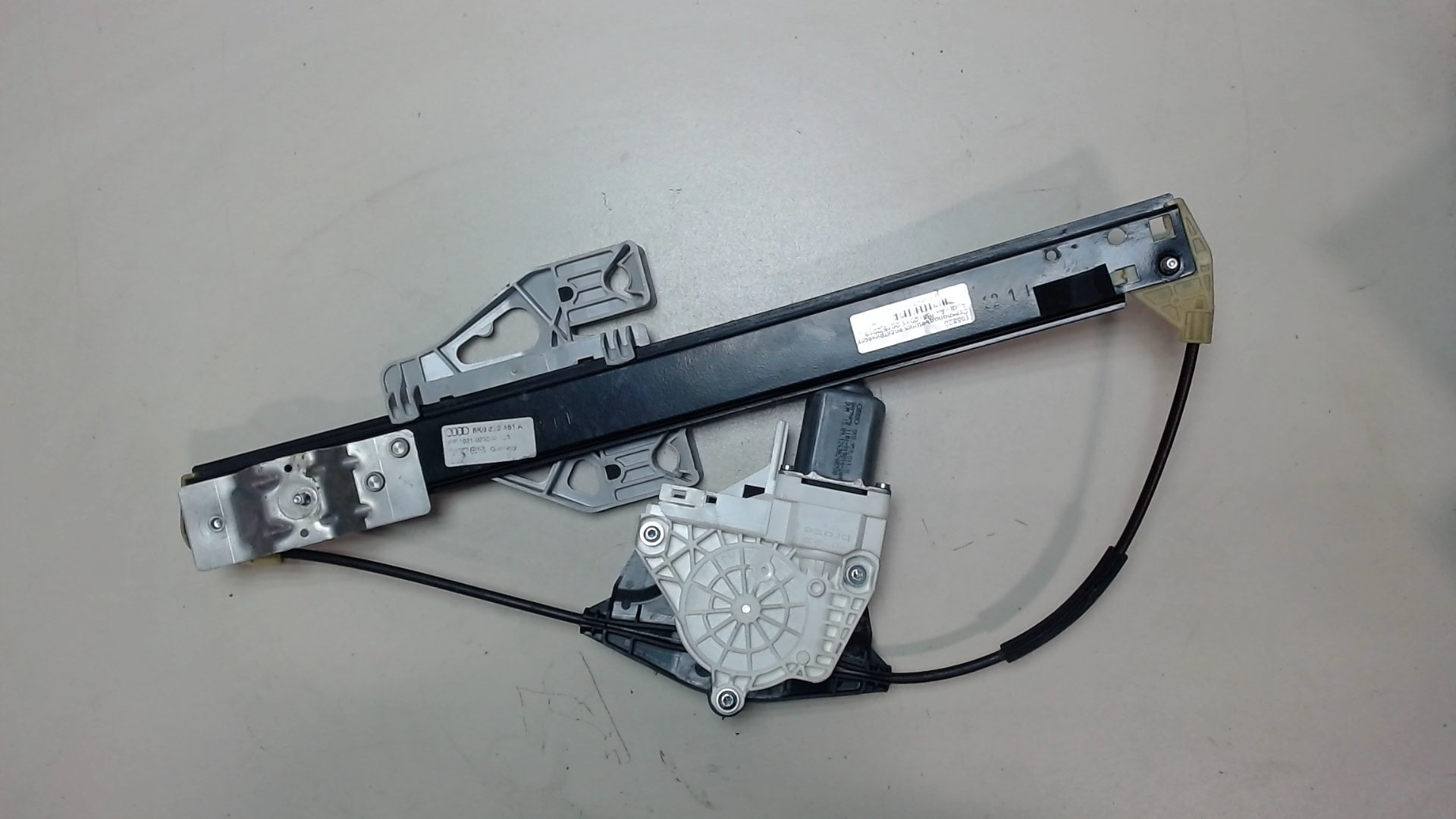 Стеклоподъемник электр. задний левый