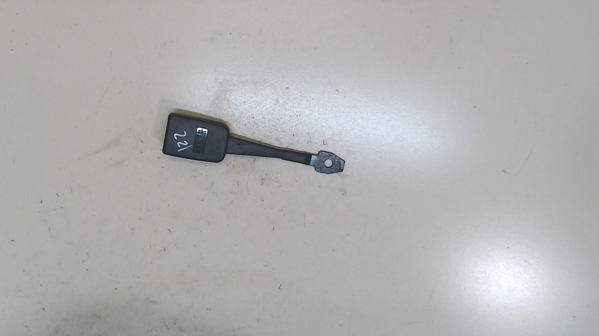 Ответная часть ремня безопасности