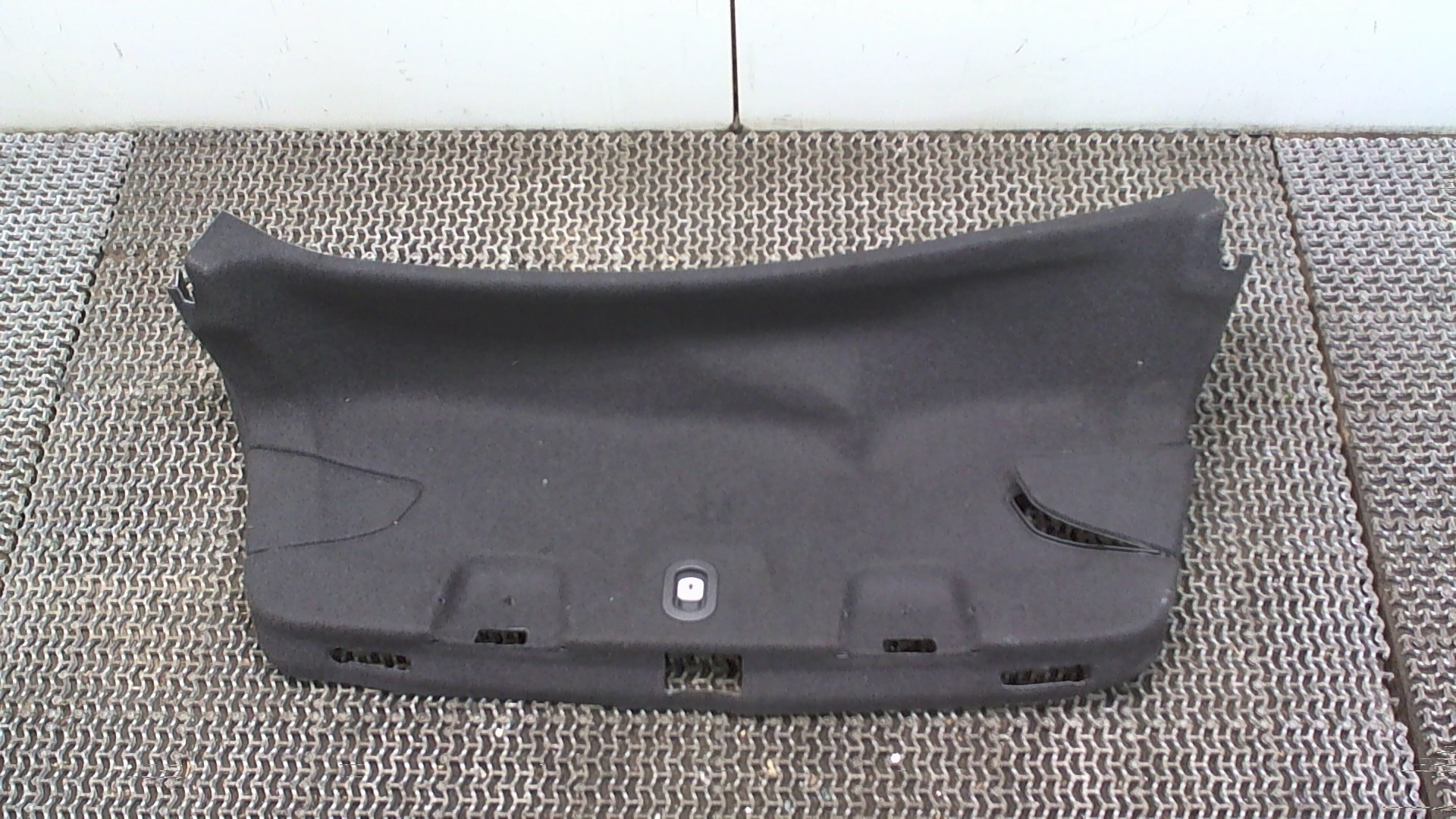 Обшивка двери багажника