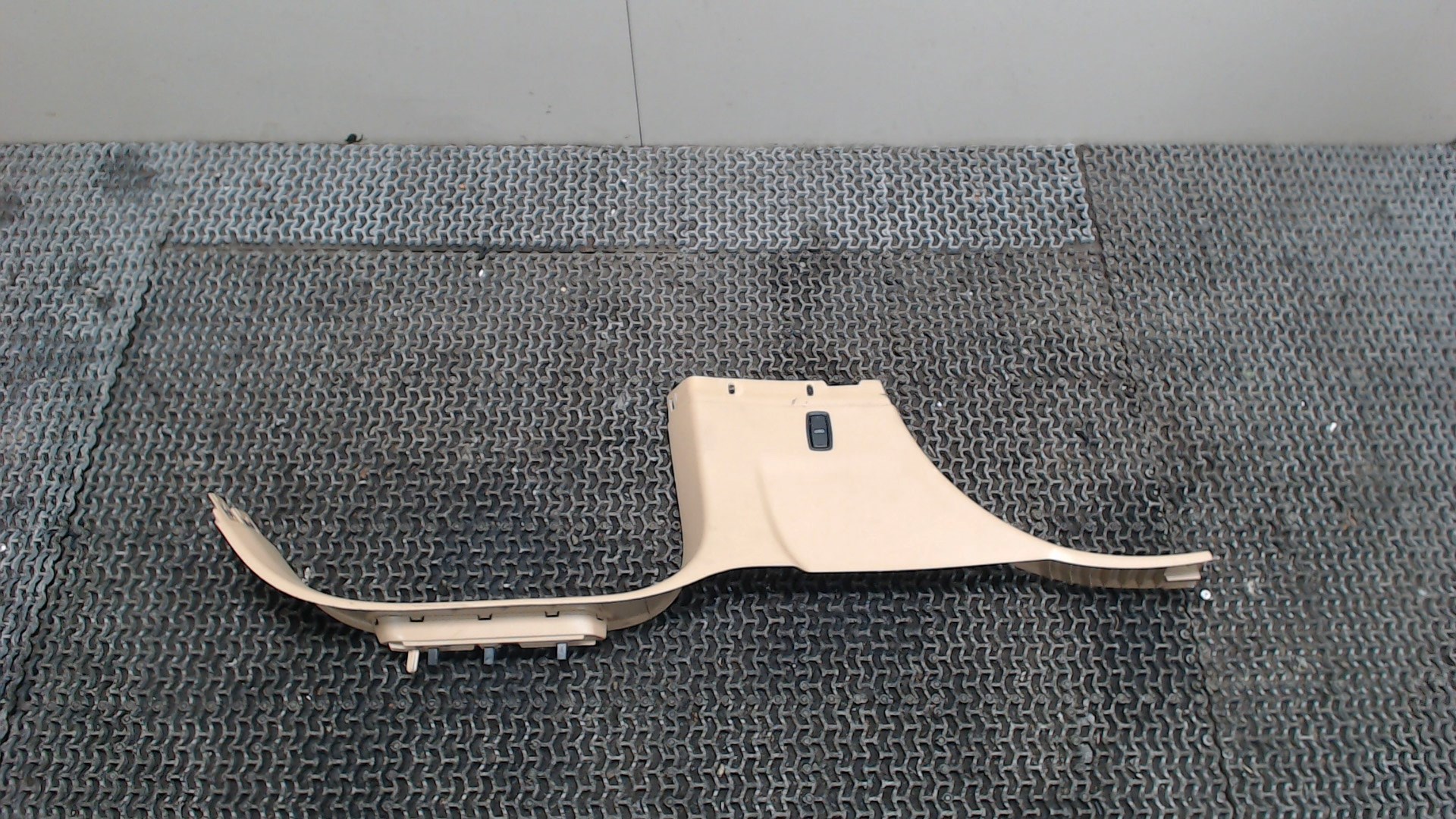 Обшивка стойки