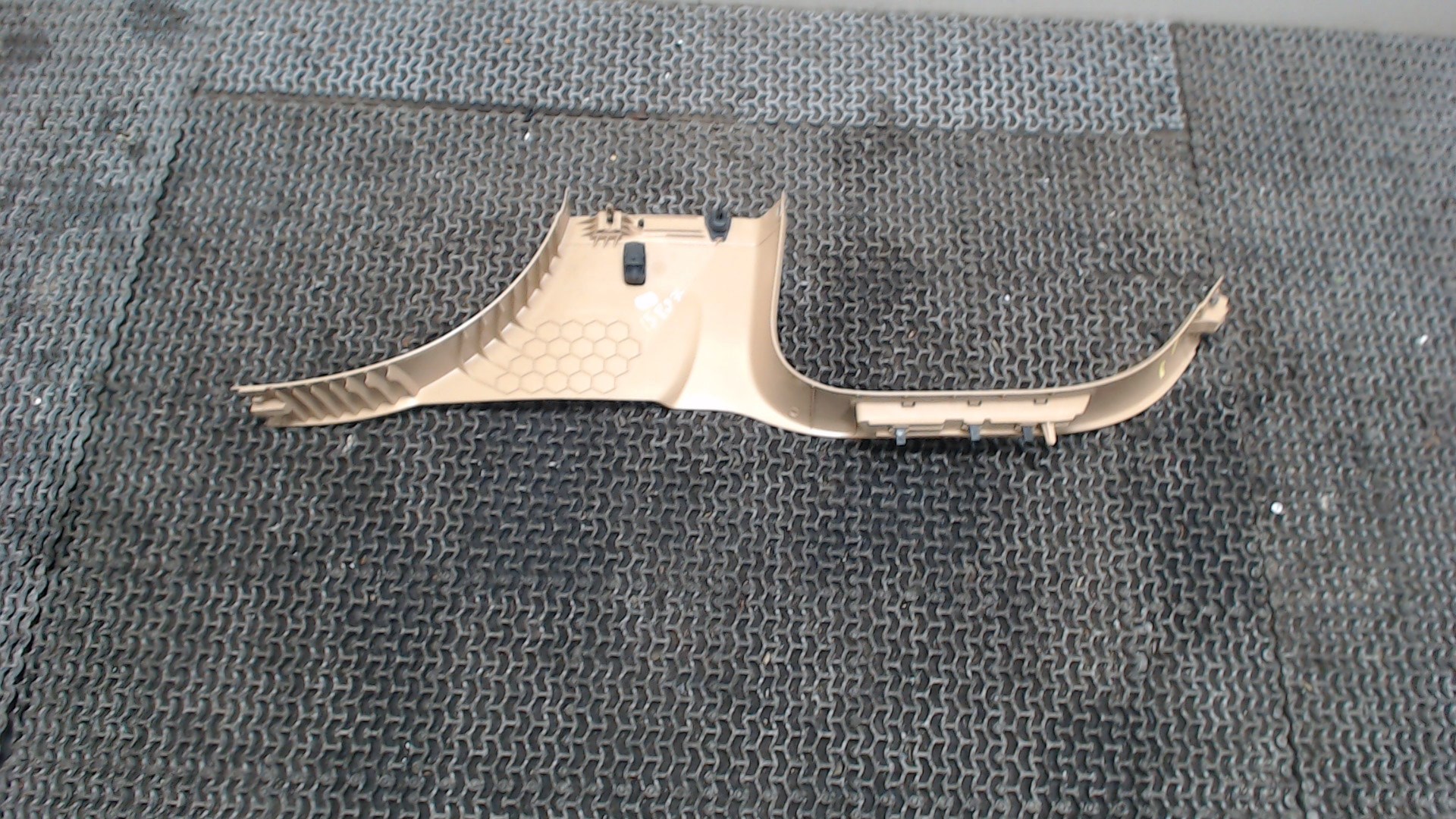 Обшивка стойки