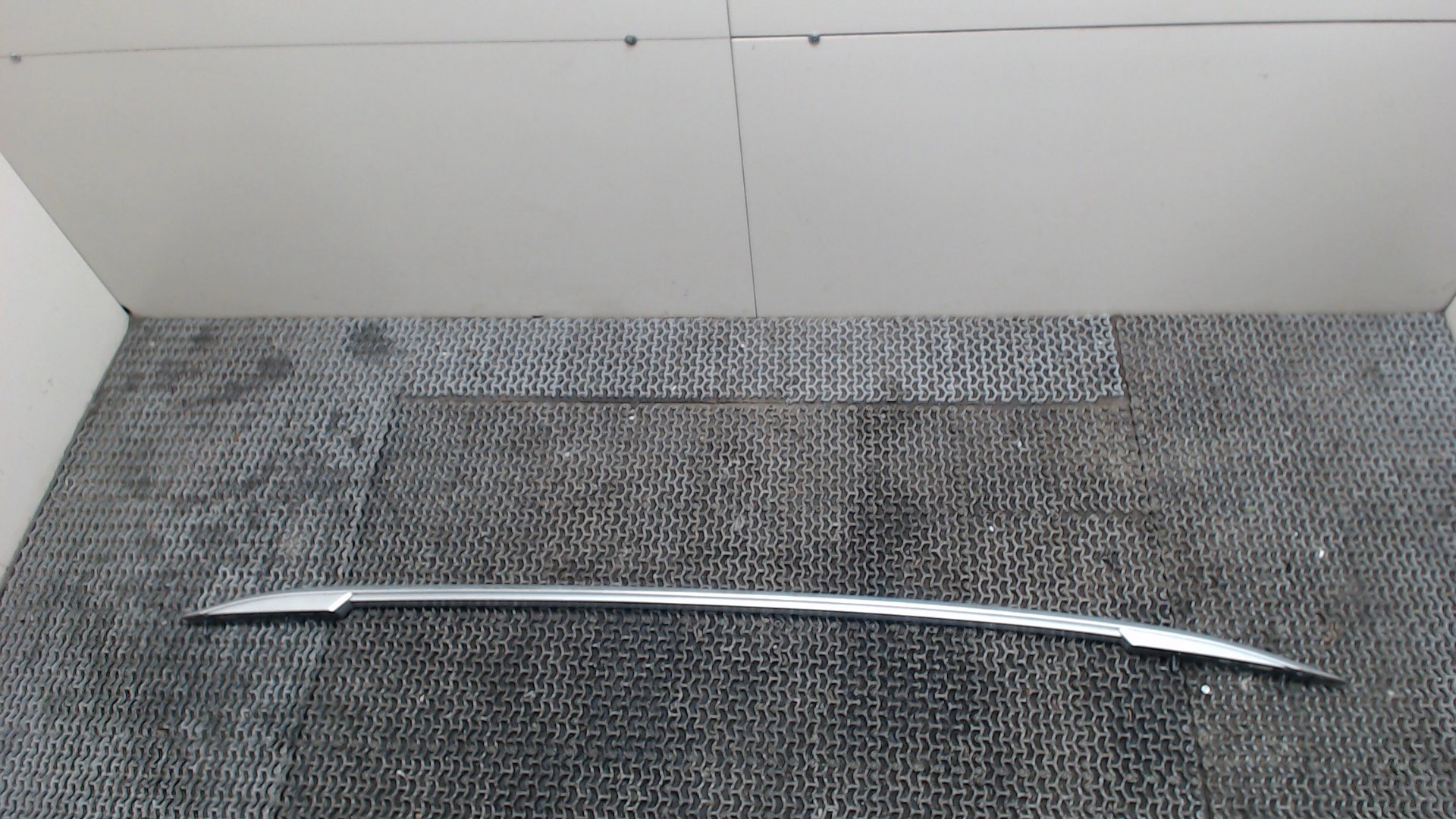 Рейлинг (релинг) правый (планка на крышу)