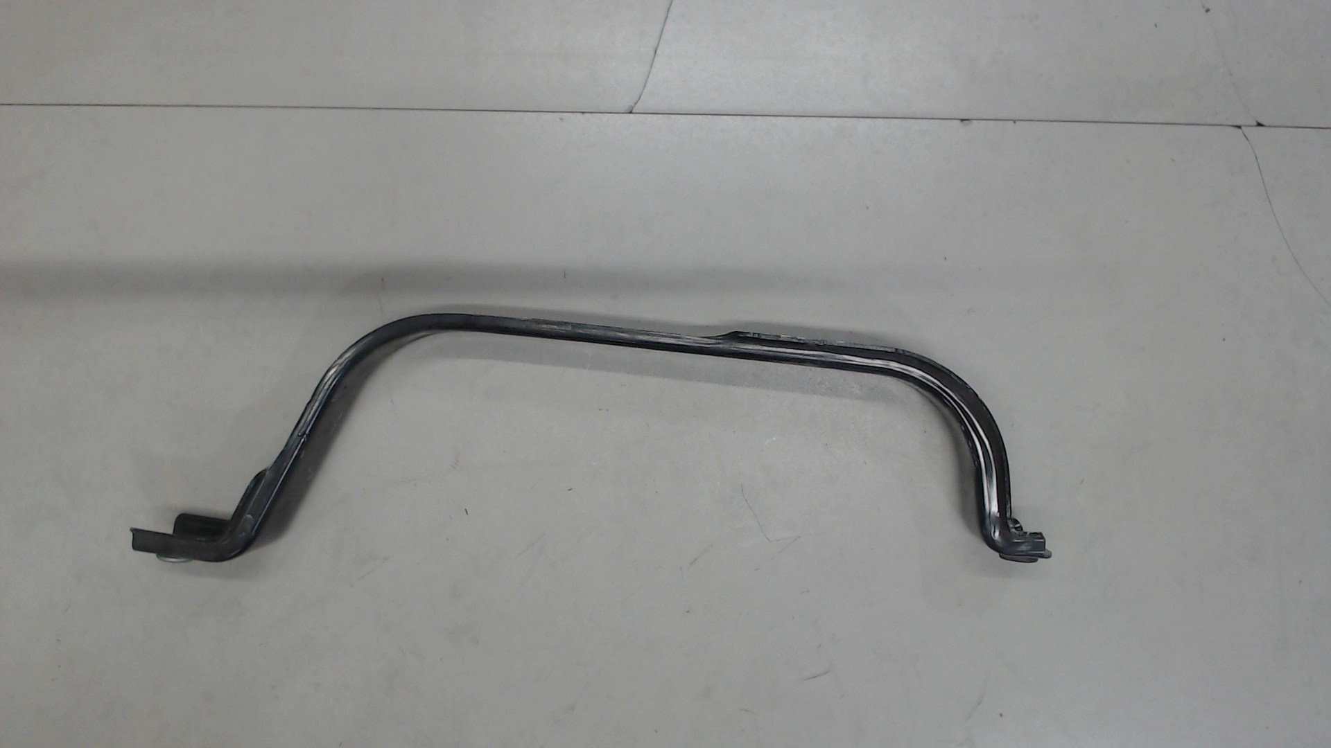 Лента крепления бензобака