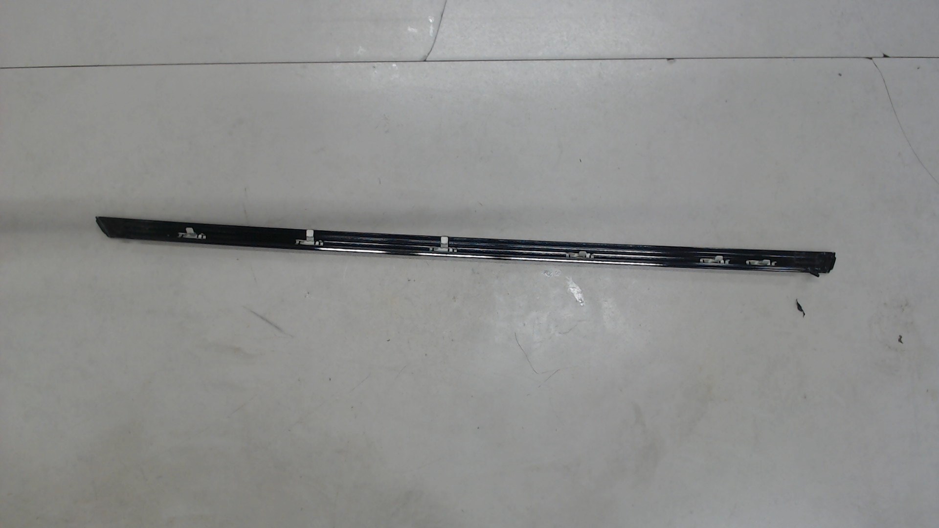 Накладка стекла заднего правого