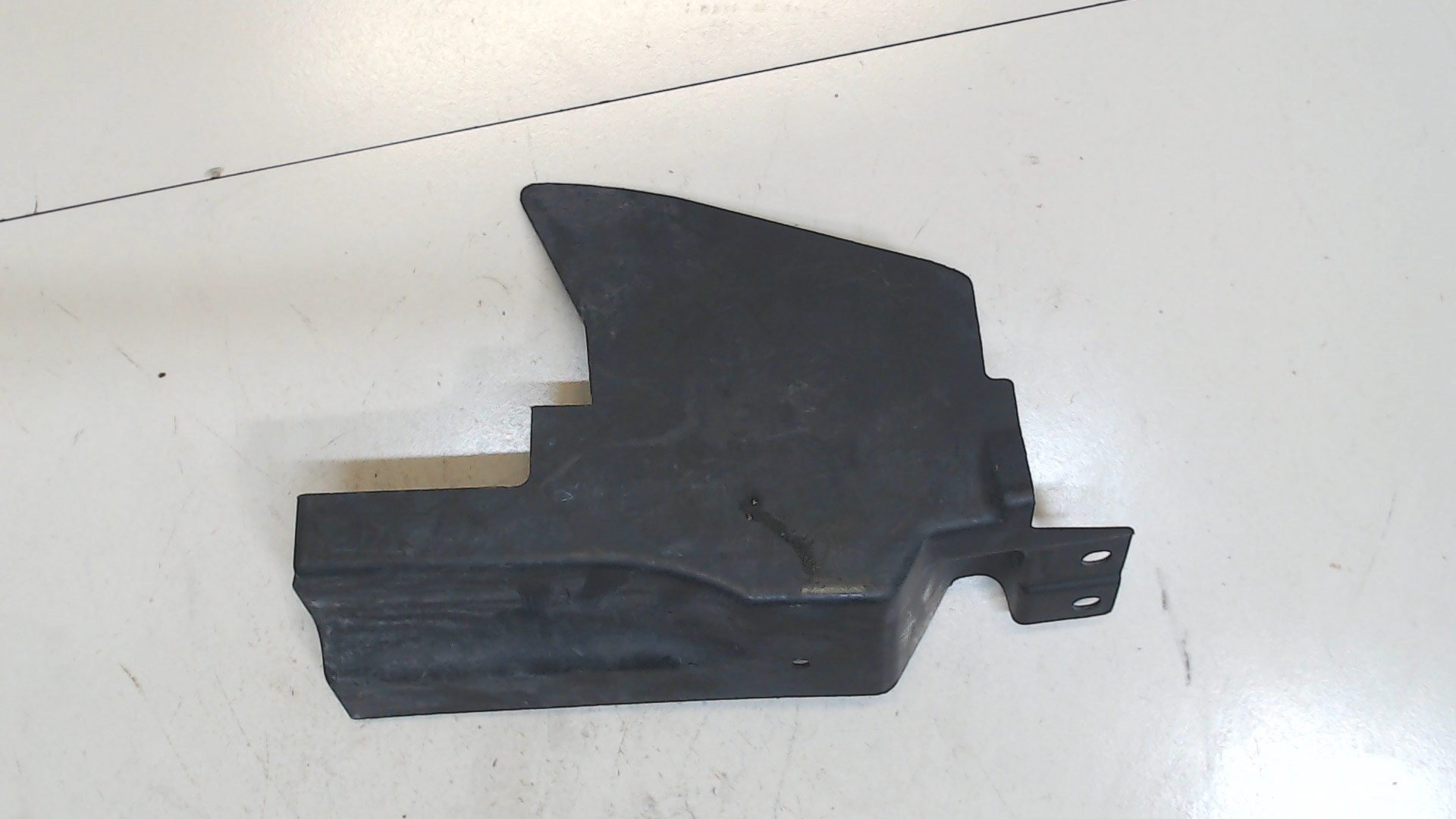 Воздуховод радиатора левый