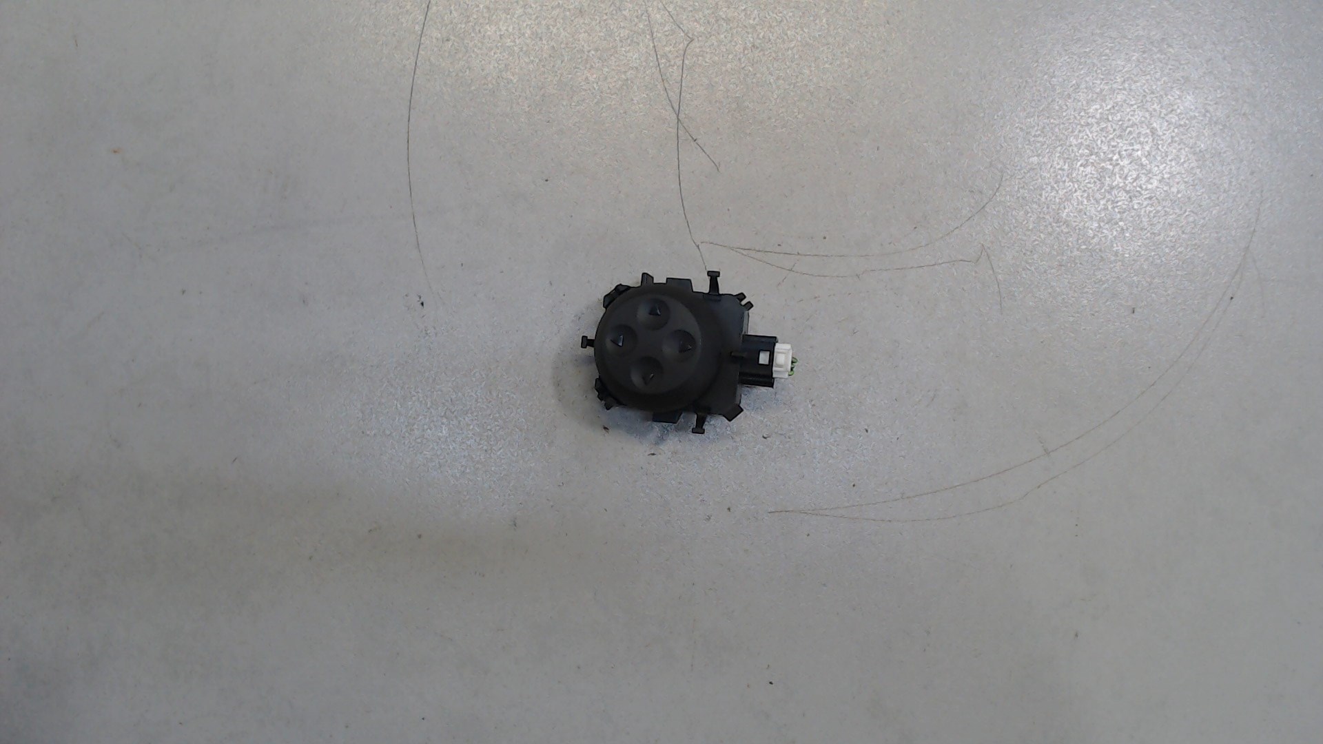 Кнопка регулировки сидения