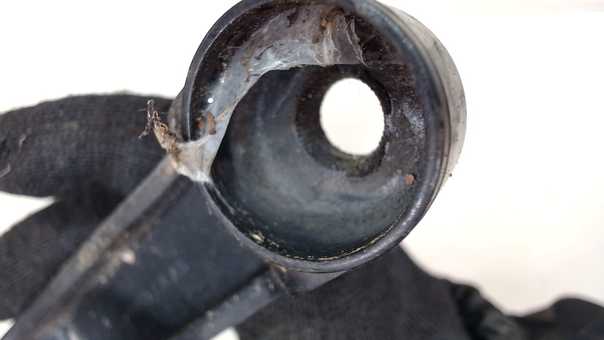 Поводок стеклоочистителя передний левый