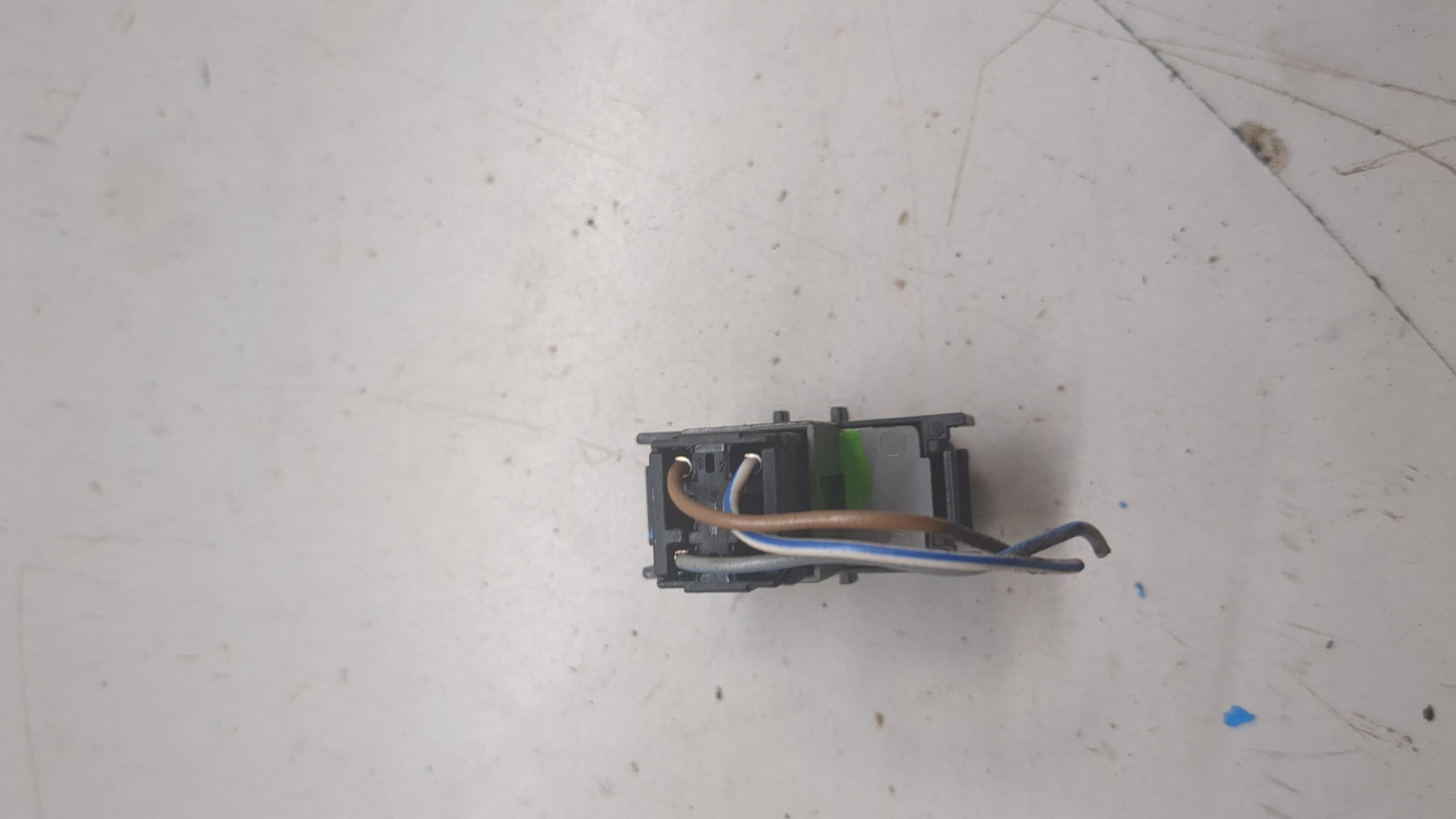 Кнопка стеклоподъемника