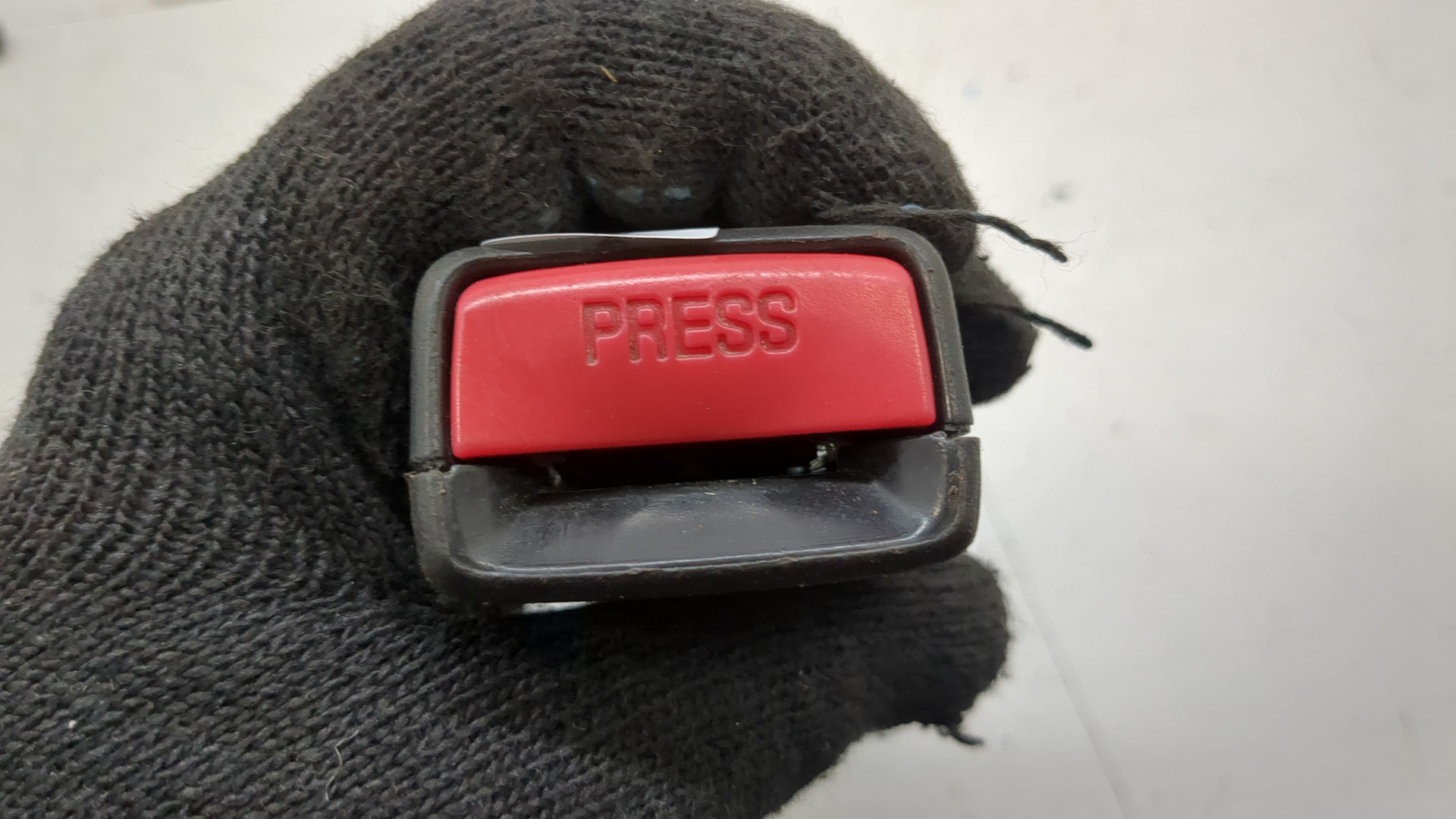 Ответная часть ремня безопасности