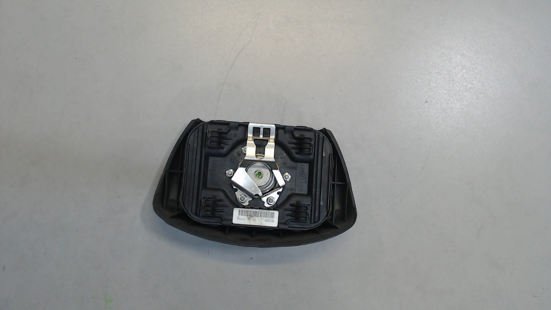 Подушка безопасности в рулевое колесо