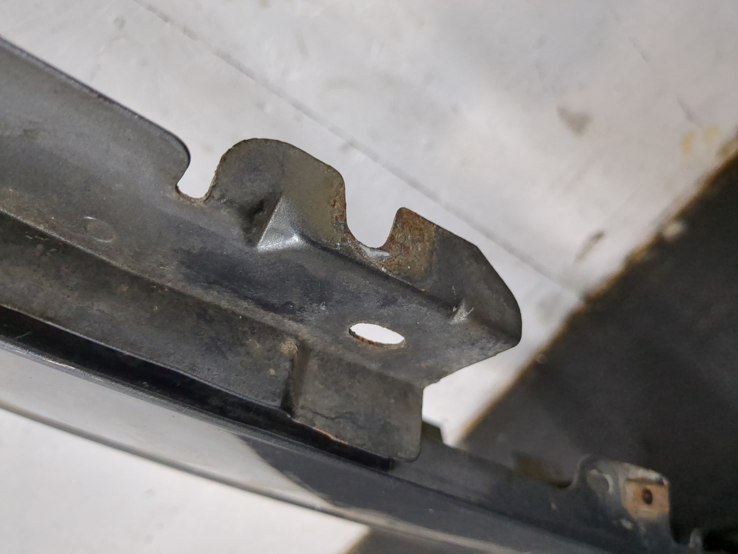 Крыло переднее правое