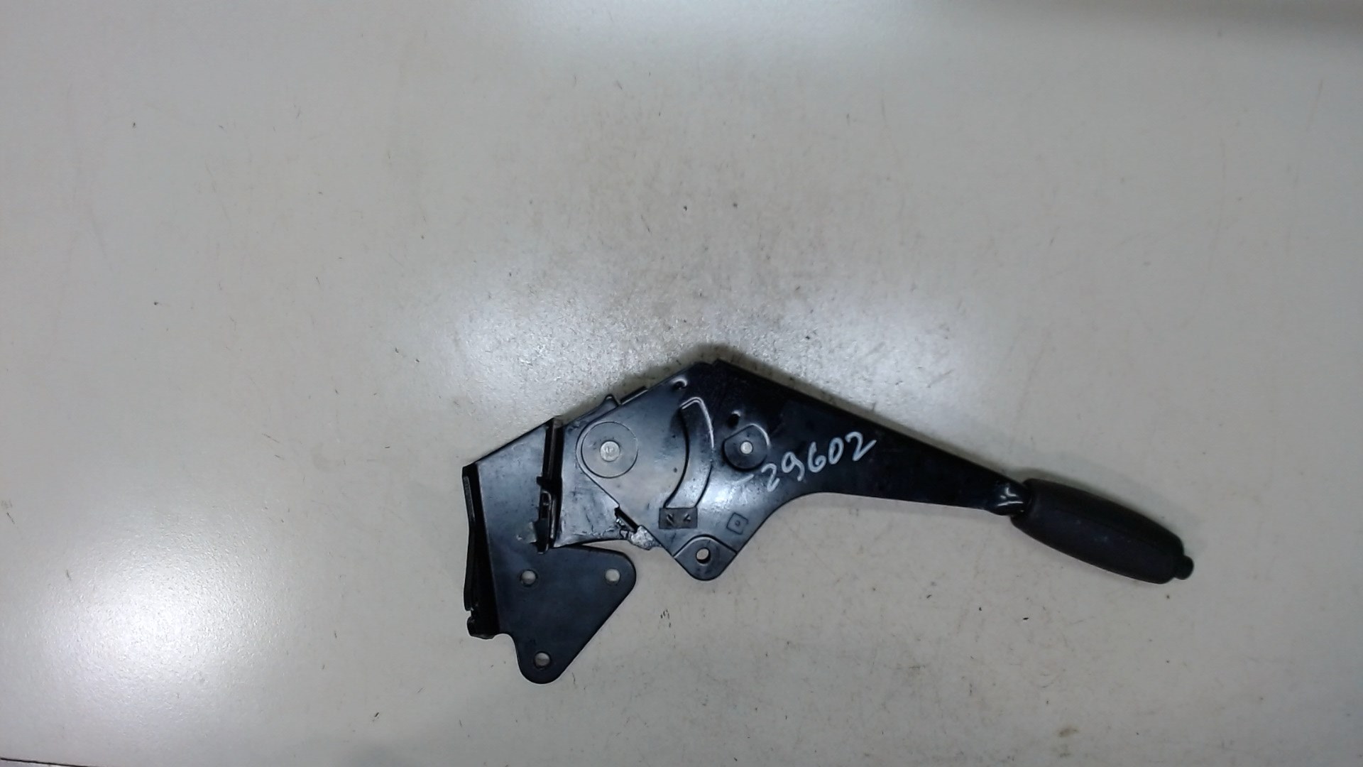 Рычаг стояночного тормоза