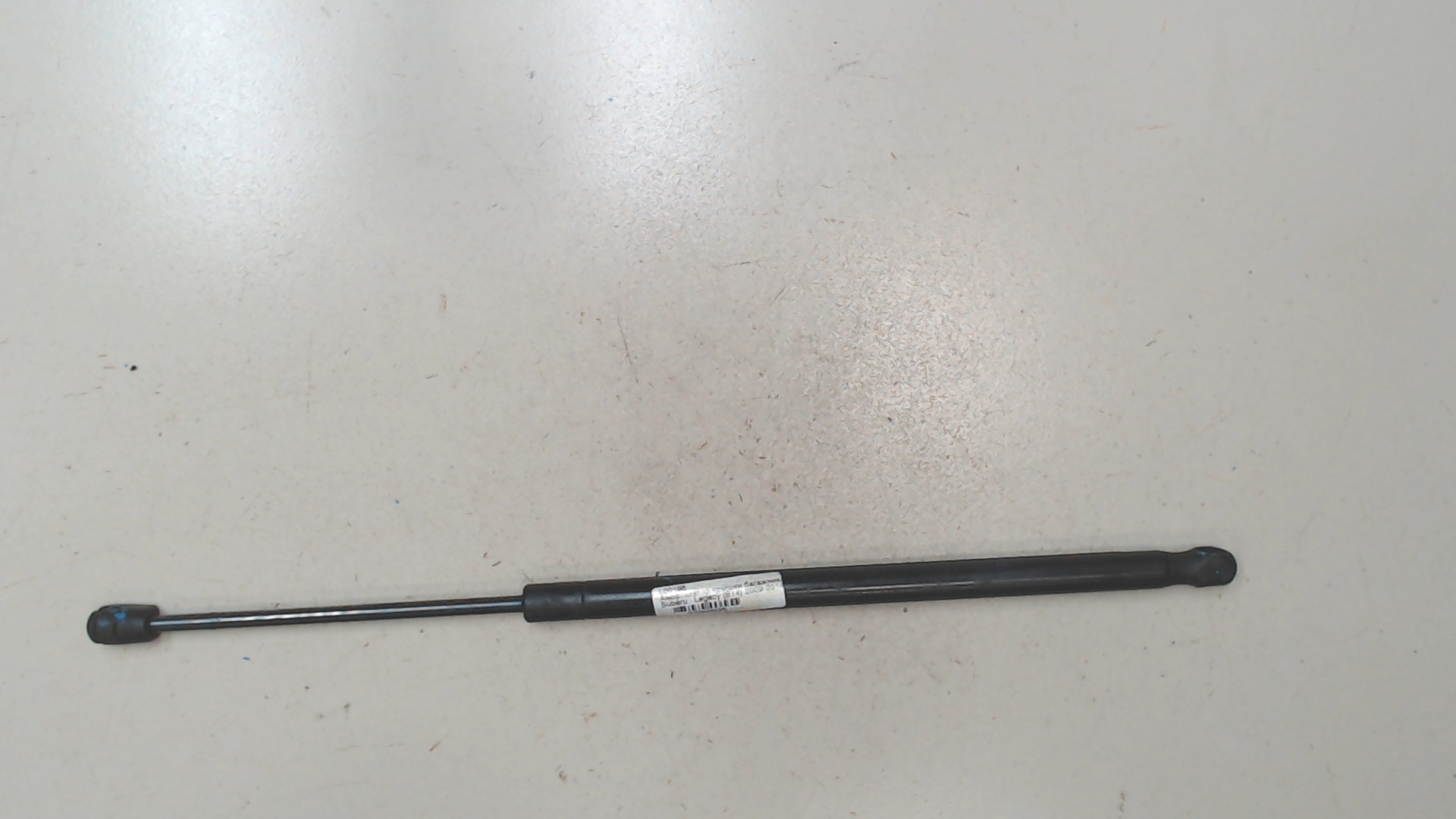 Амортизатор крышки багажника