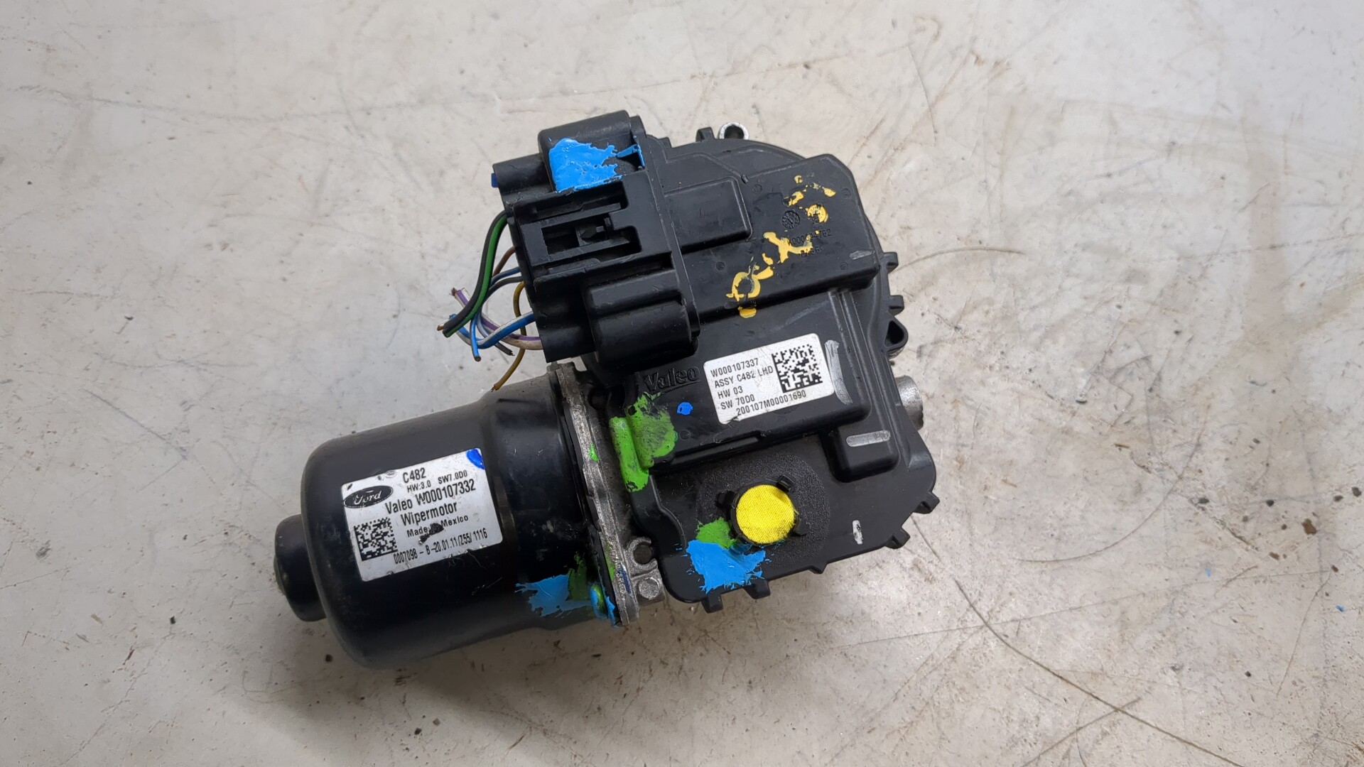 Моторчик стеклоочистителя передний