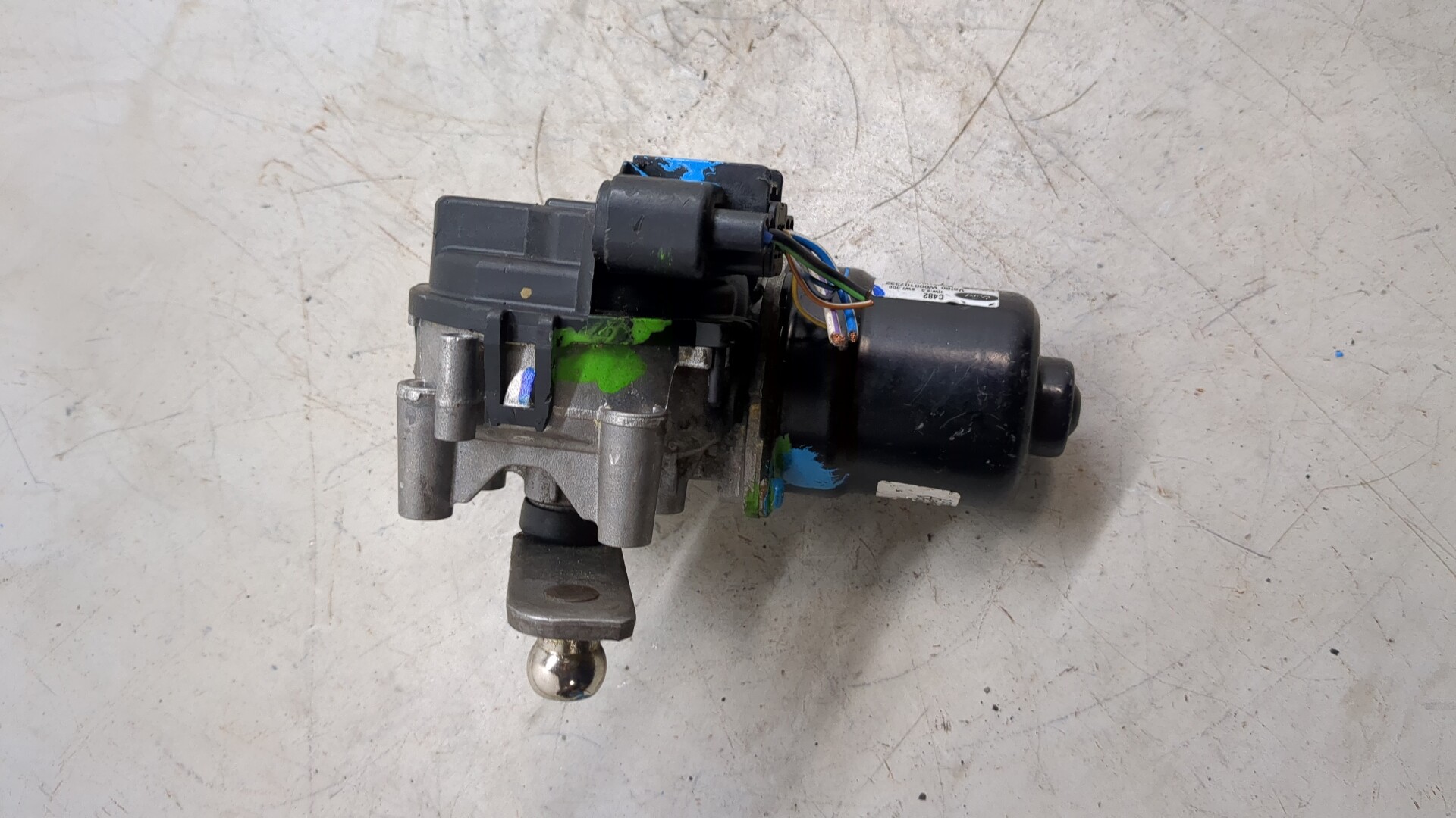 Моторчик стеклоочистителя передний