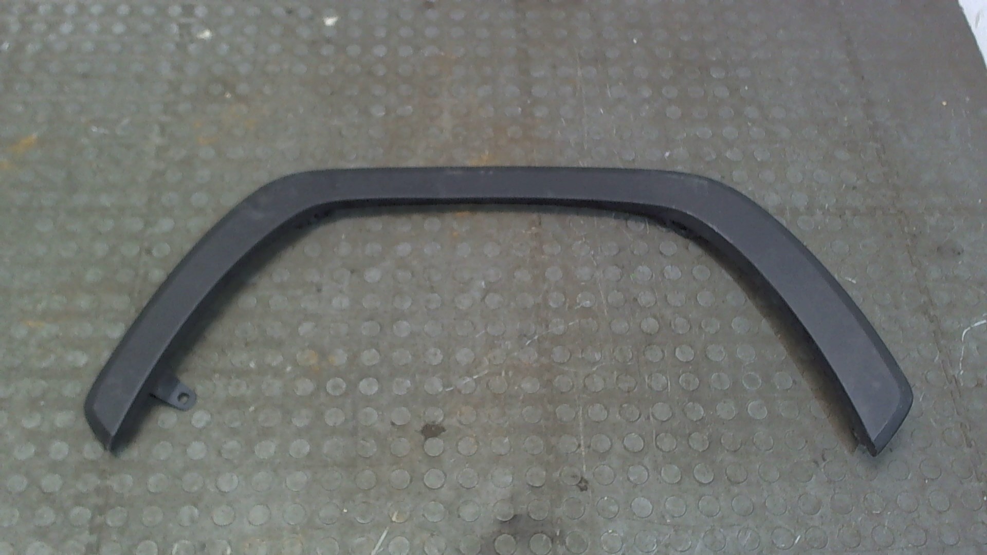 Накладка переднего крыла левого