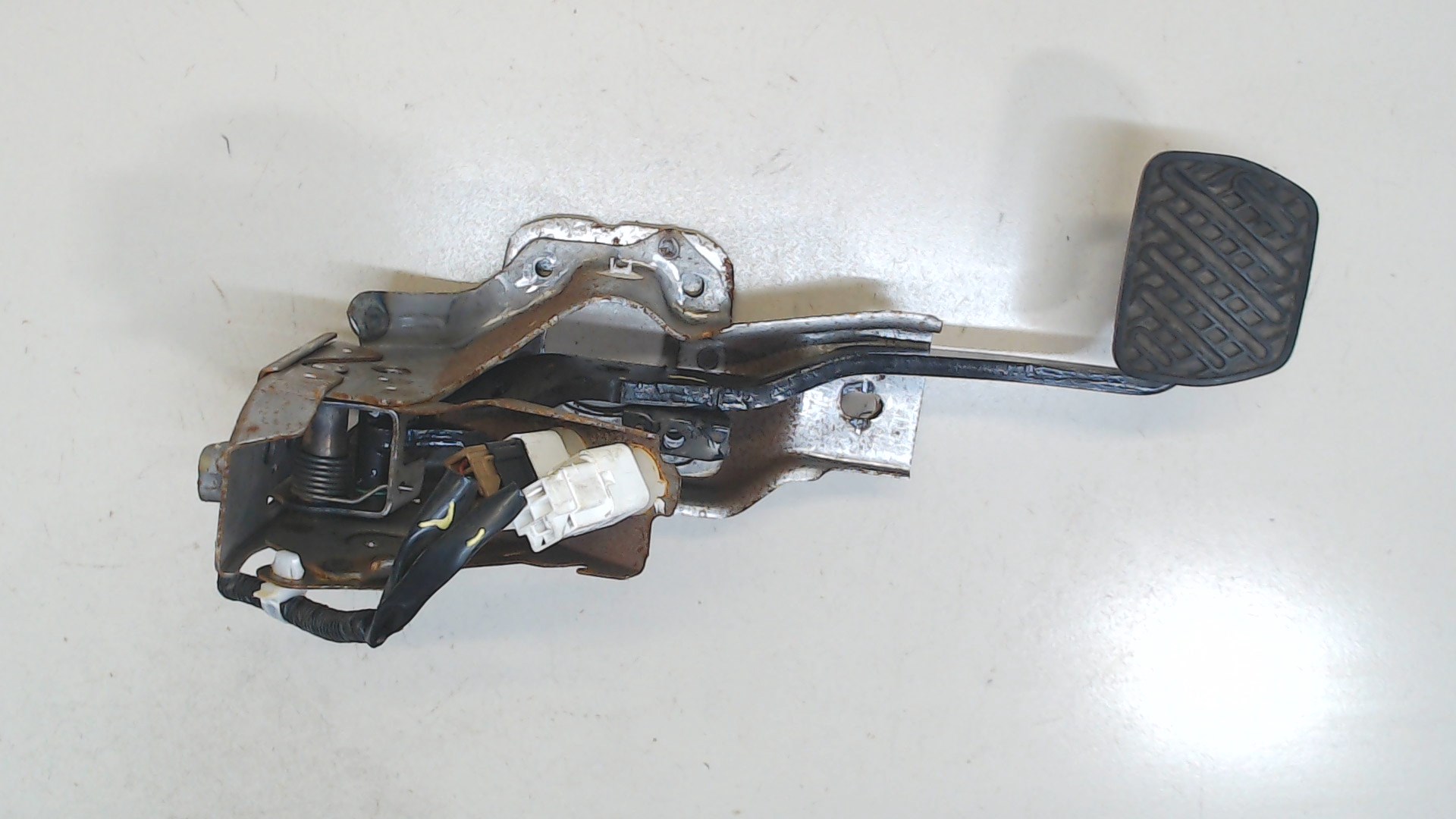 Педаль тормоза