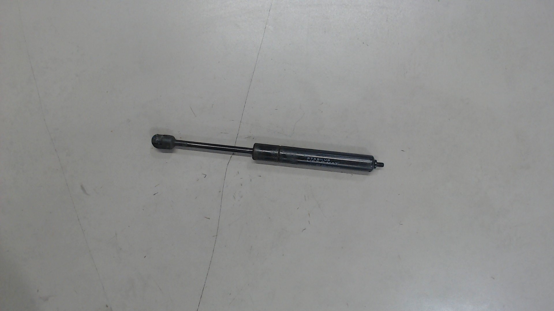 Амортизатор крышки багажника