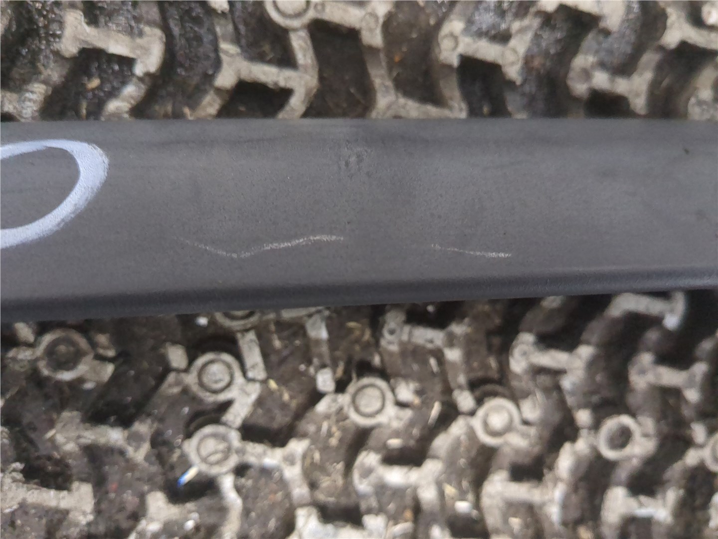 Рейлинг (релинг) правый (планка на крышу)