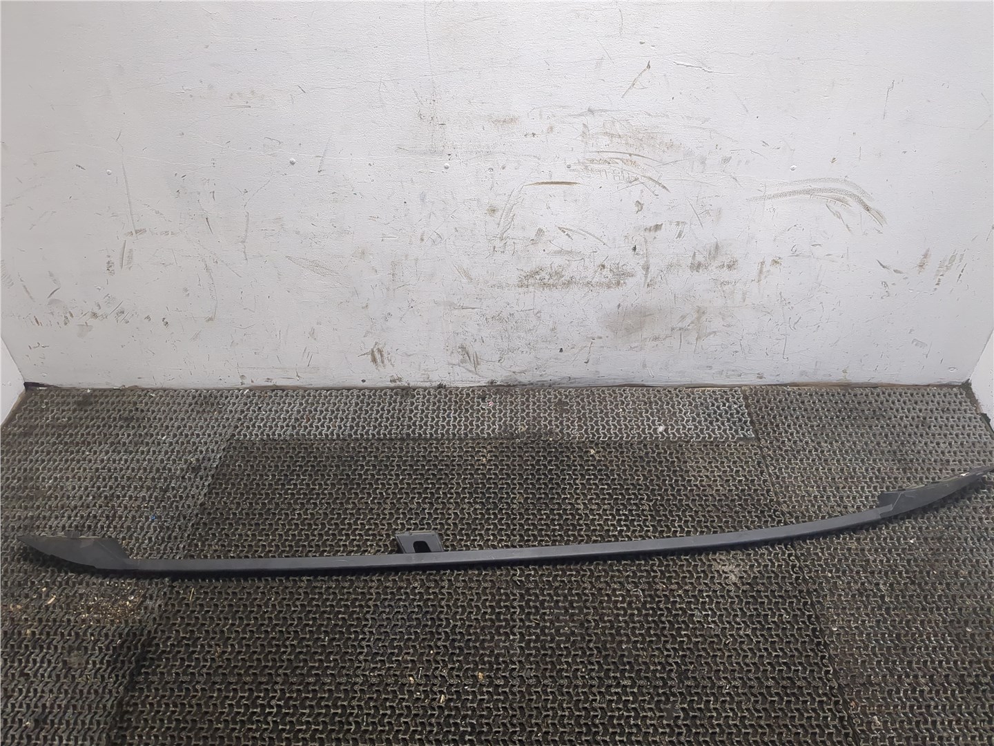 Рейлинг (релинг) правый (планка на крышу)