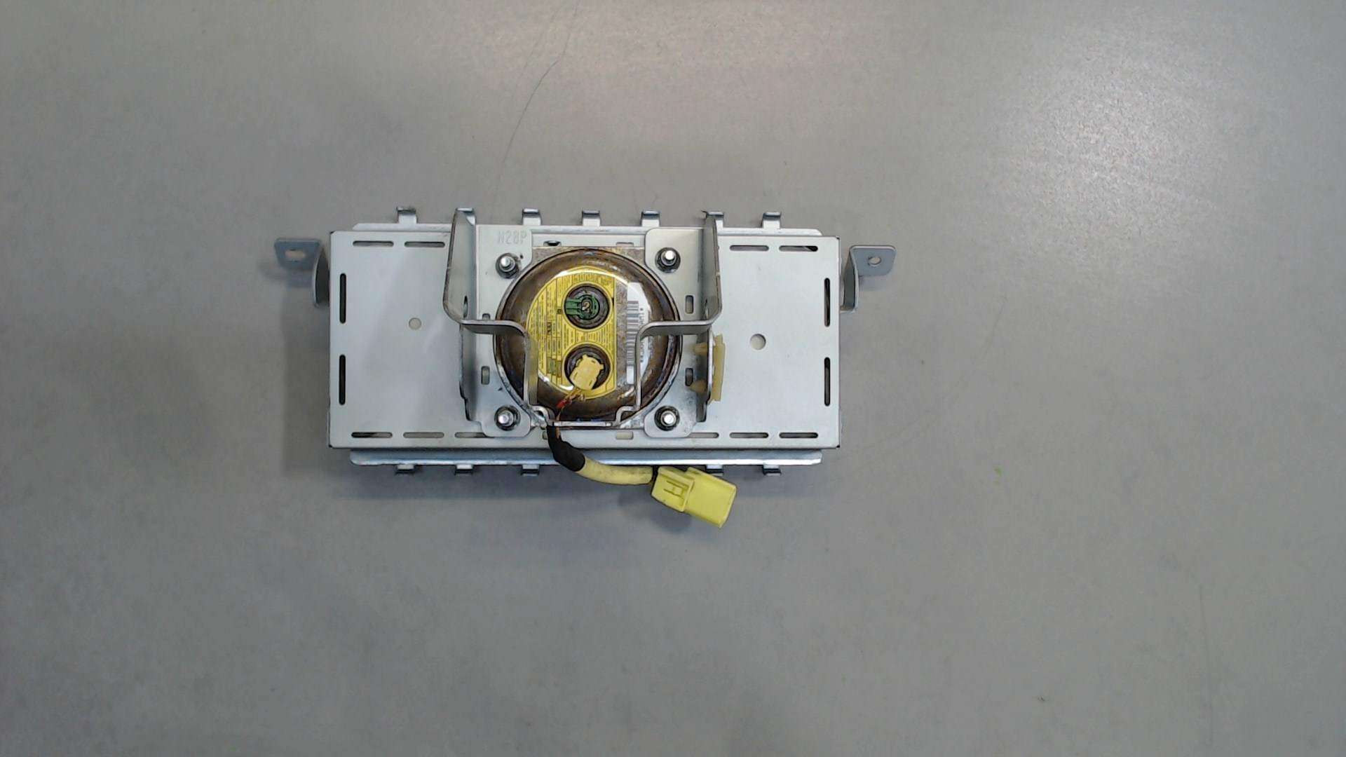 Подушка безопасности пассажирская (в торпедо)