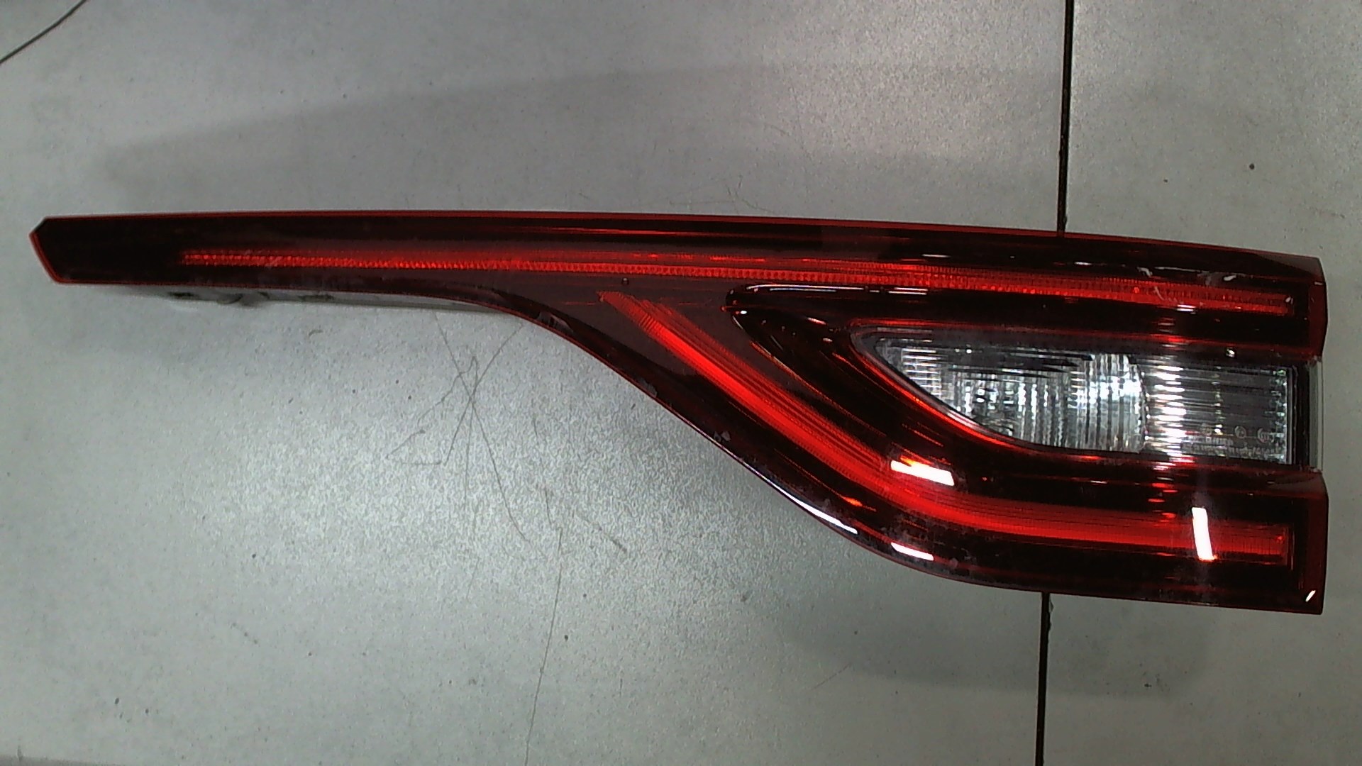 Фонарь задний внутренний правый