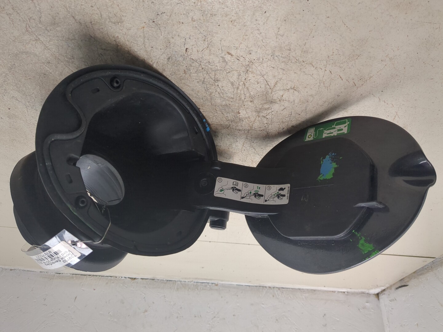 Лючок бензобака