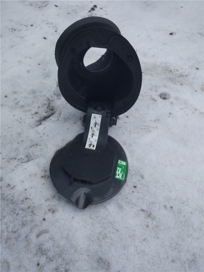 Лючок бензобака