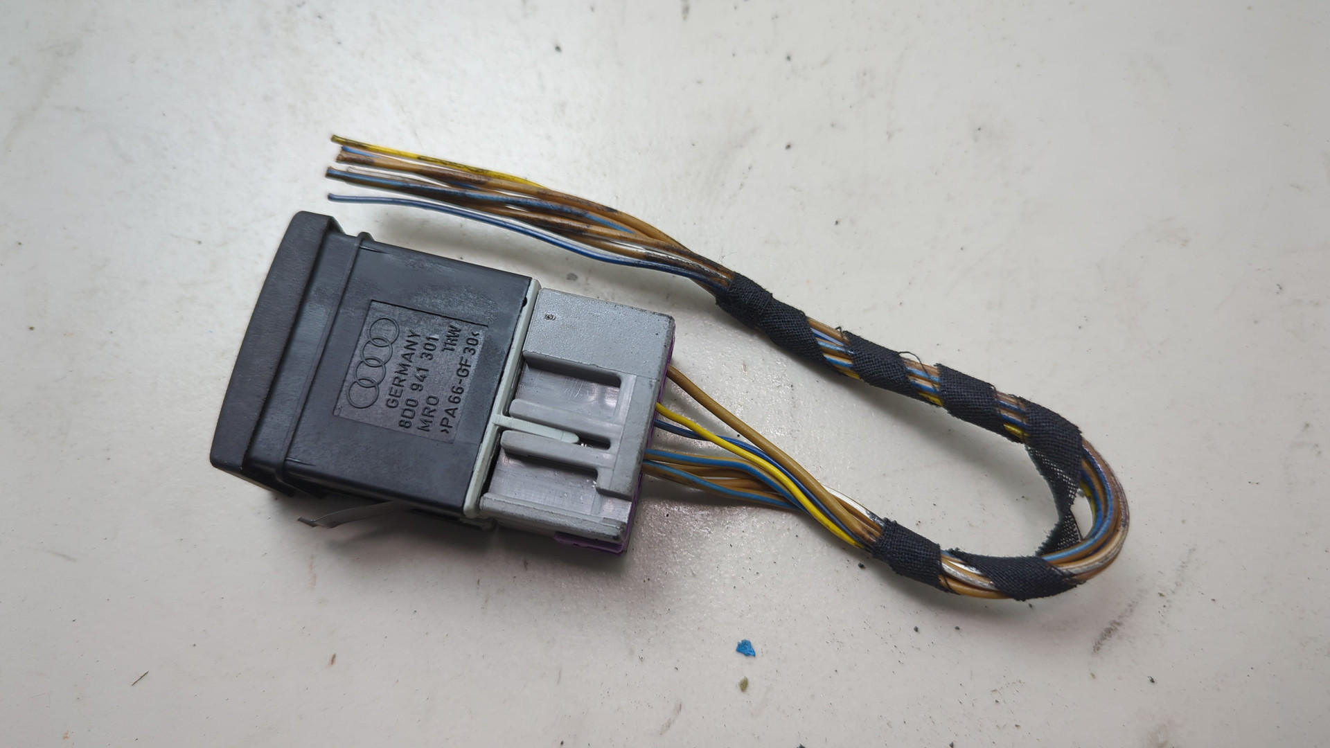 Кнопка корректора фар