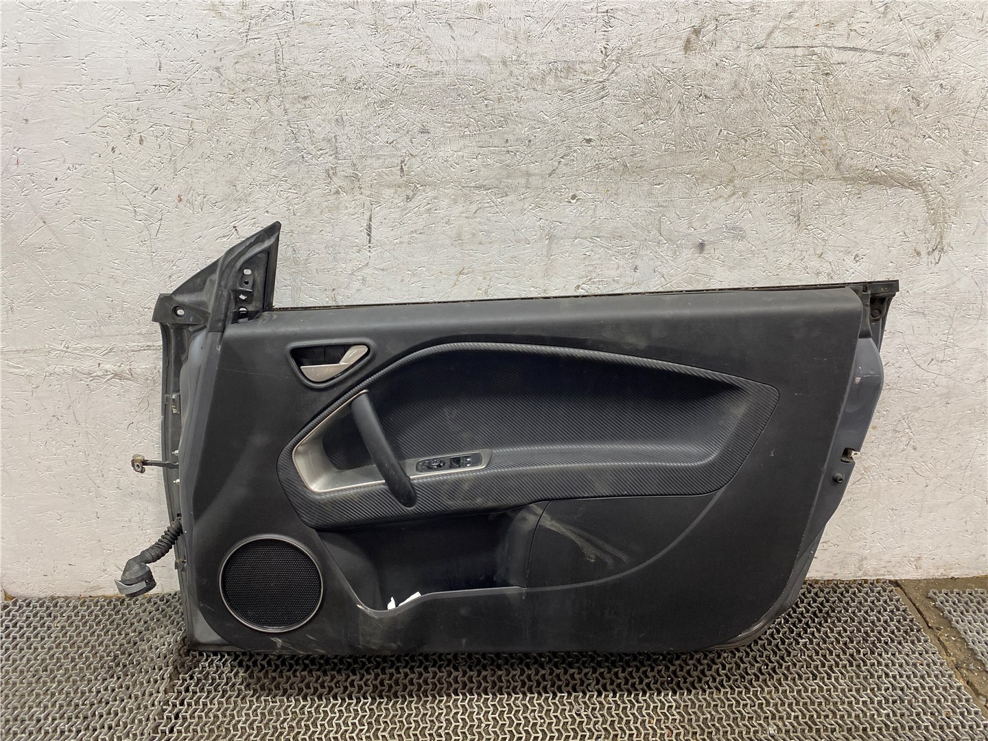 Дверь передняя правая