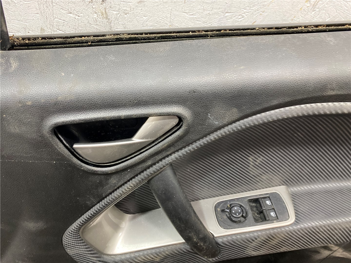 Дверь передняя правая