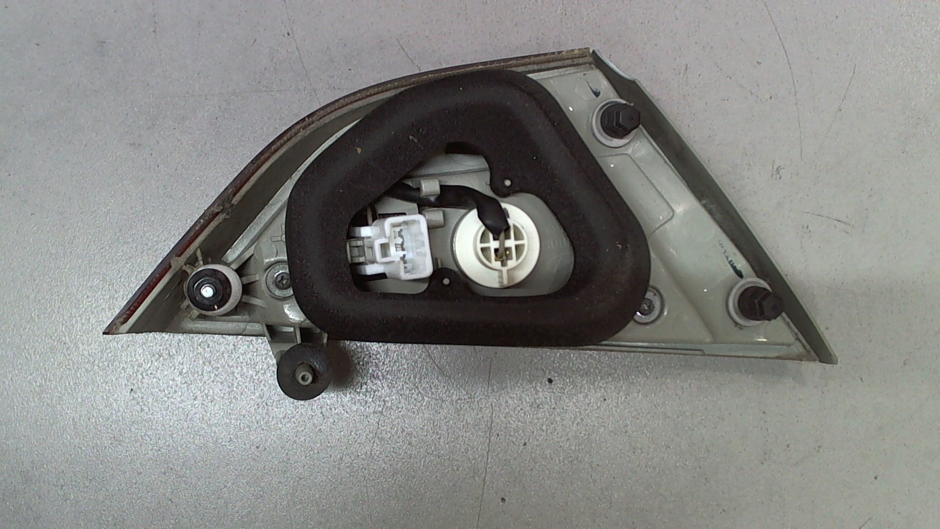 Фонарь задний внутренний правый