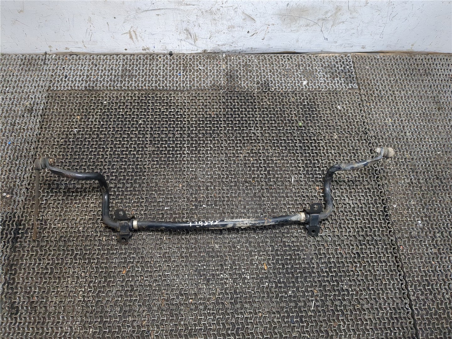 Стабилизатор передний