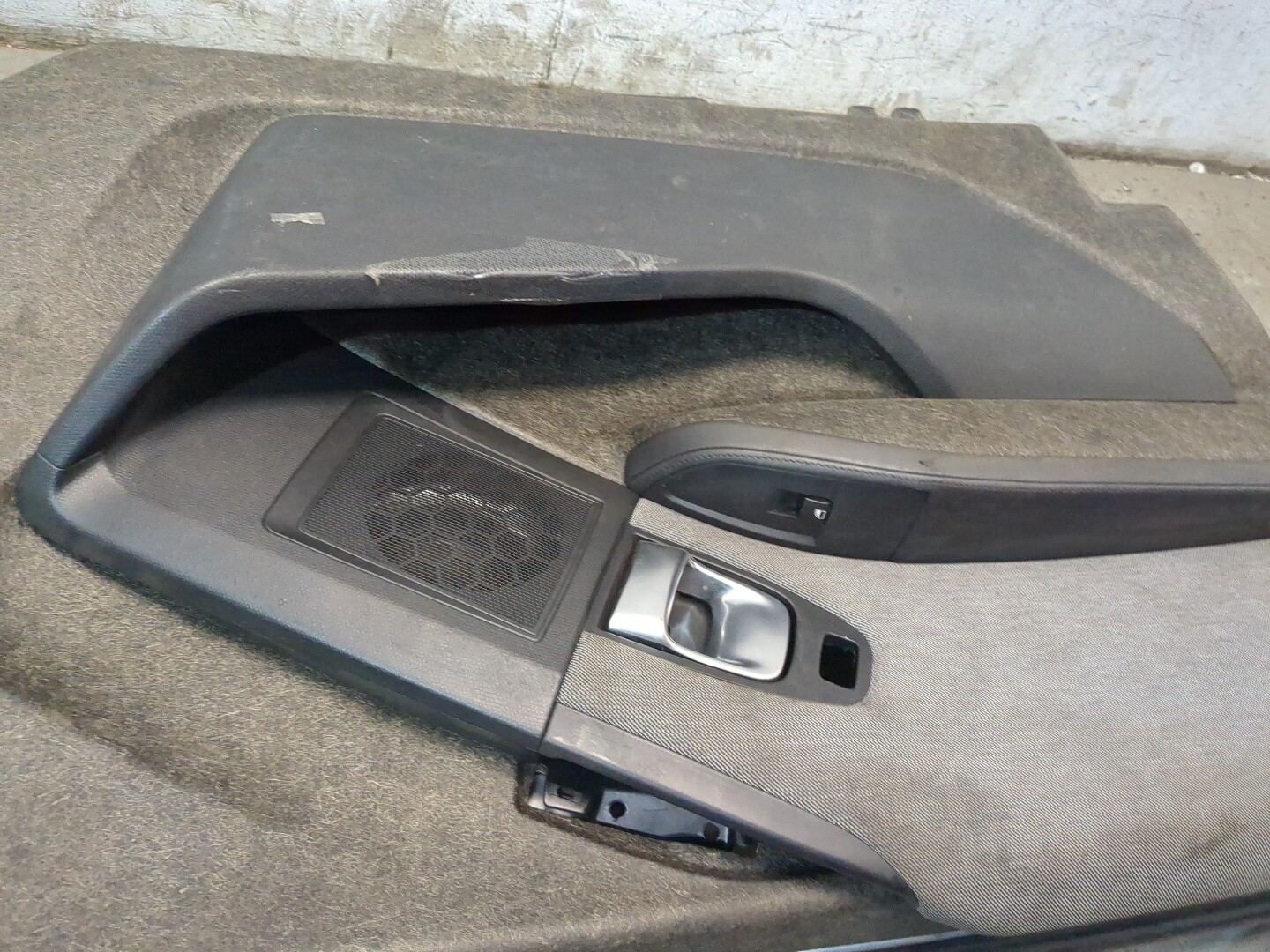 Дверь передняя левая