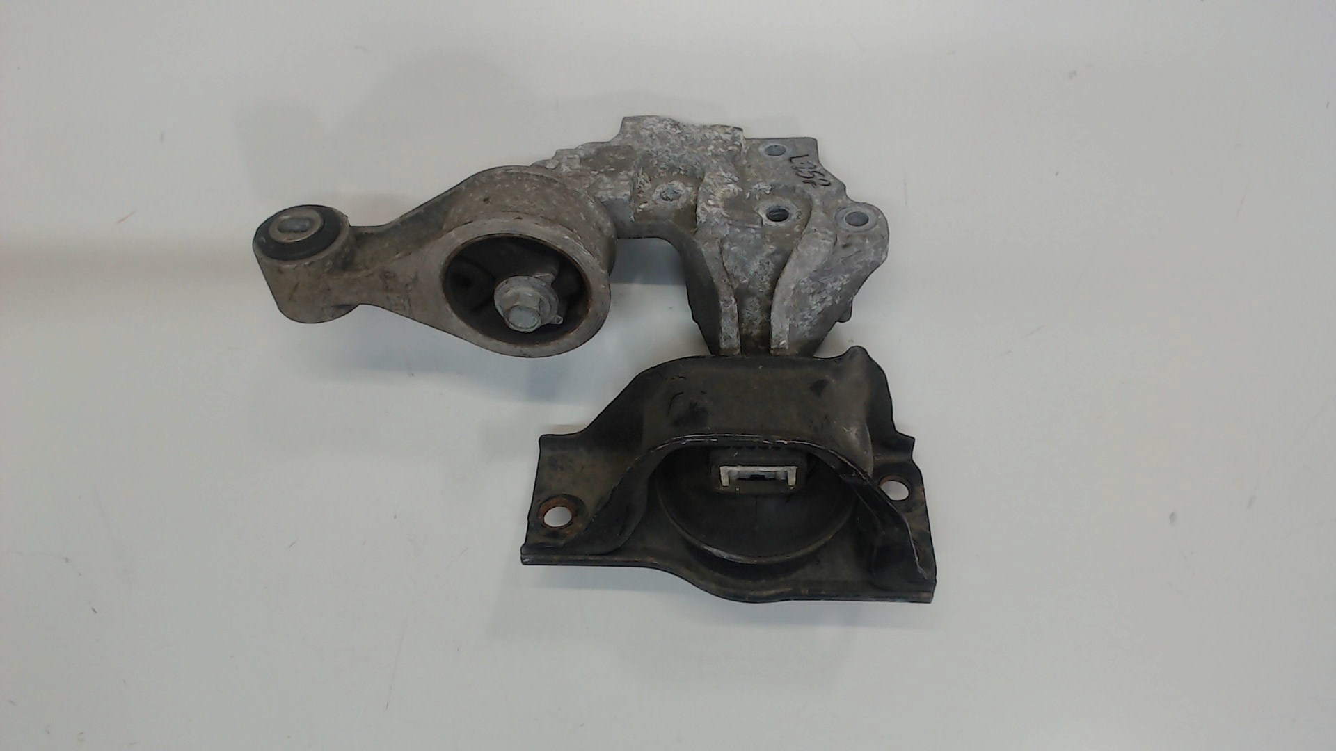 Опора двигателя правая