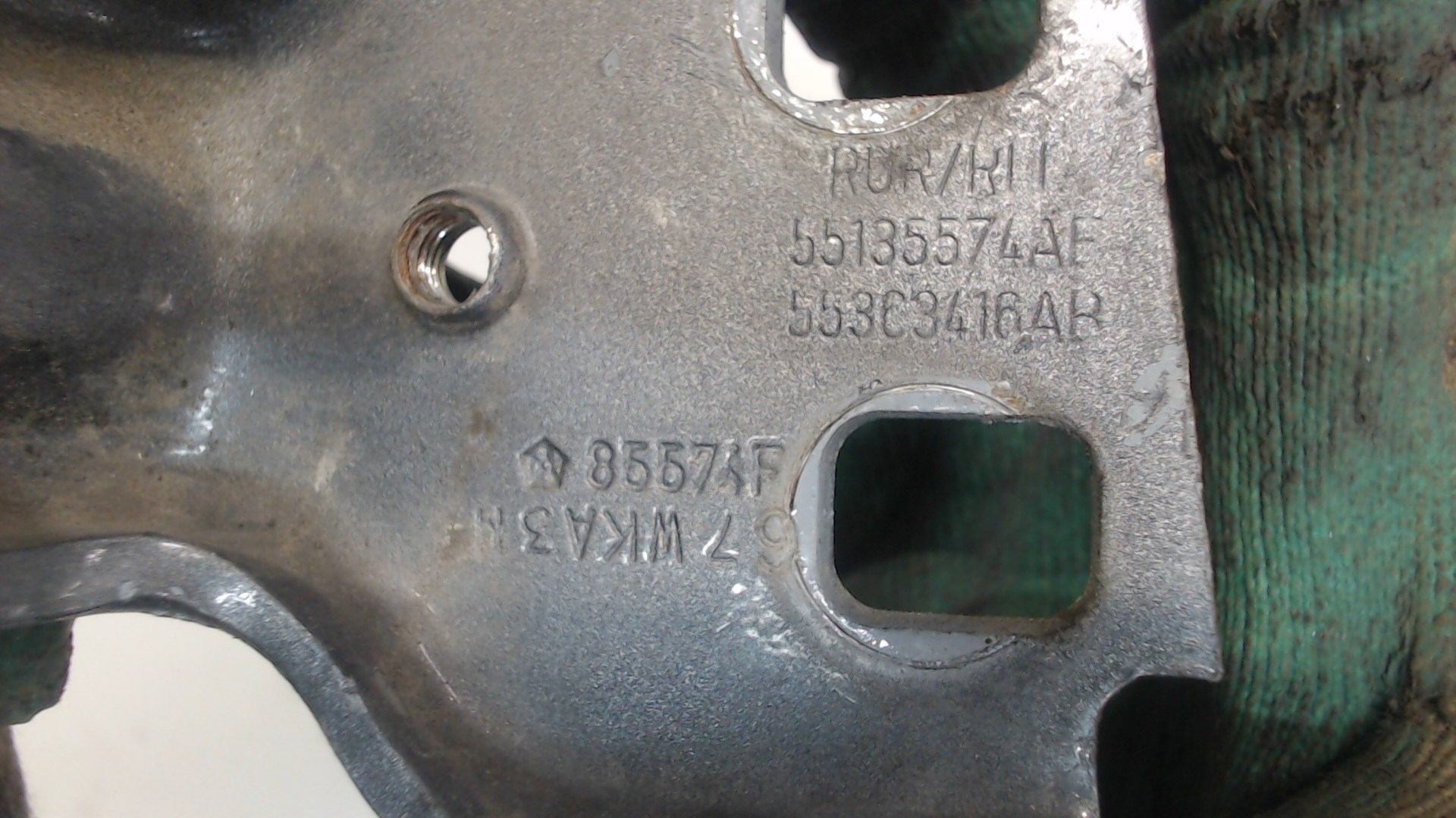 Петля двери