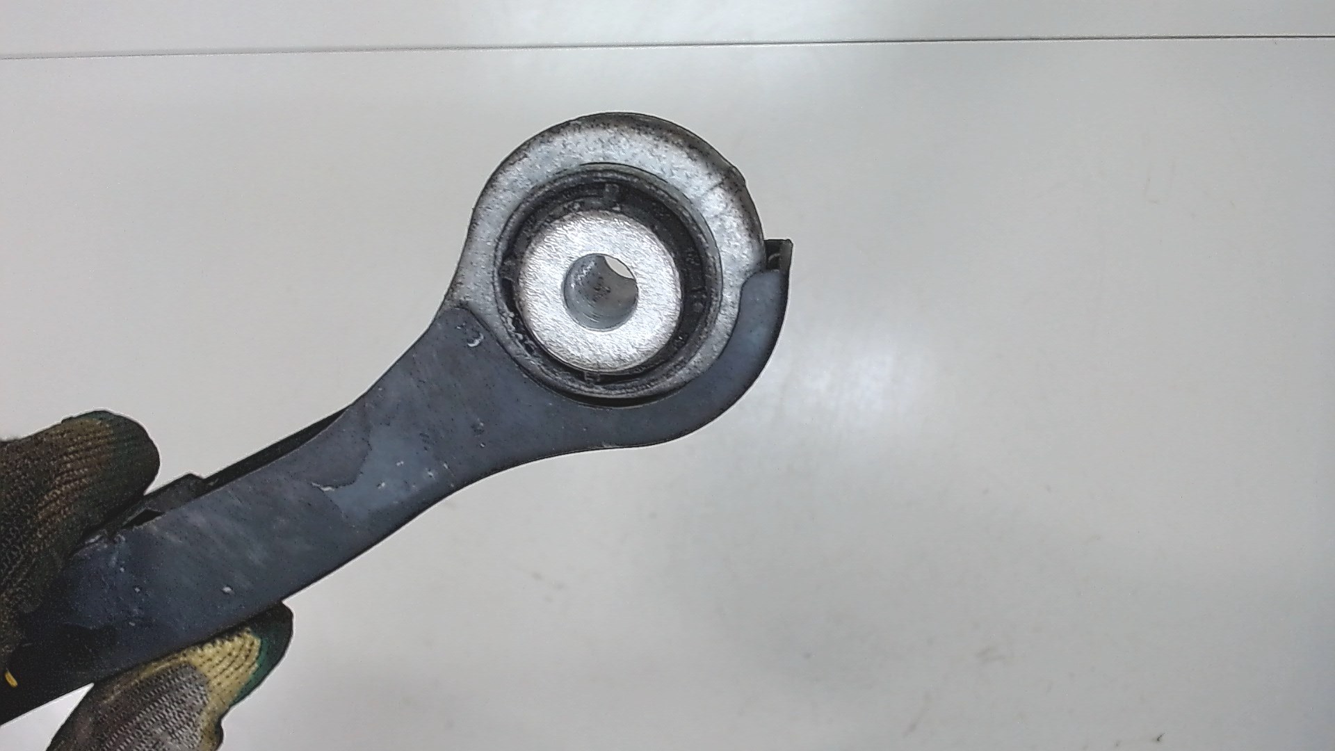 Рычаг задний