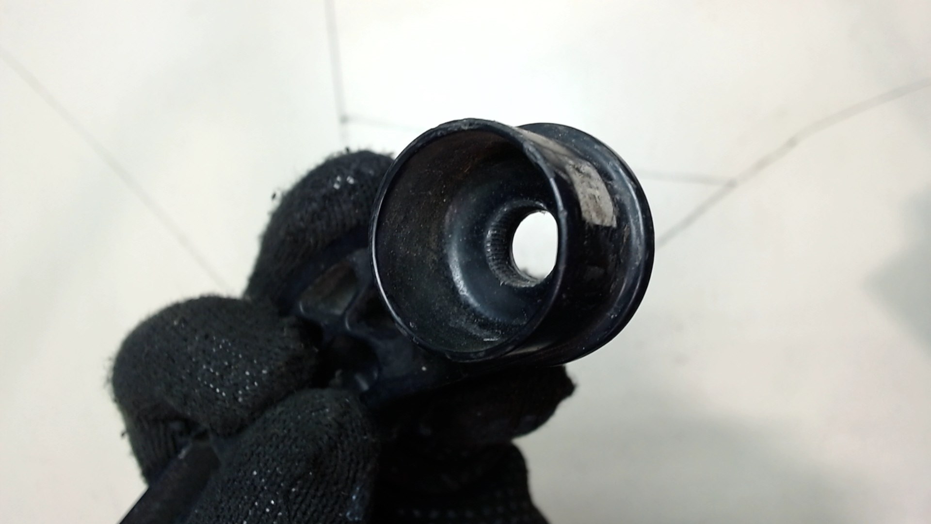 Поводок стеклоочистителя переднего