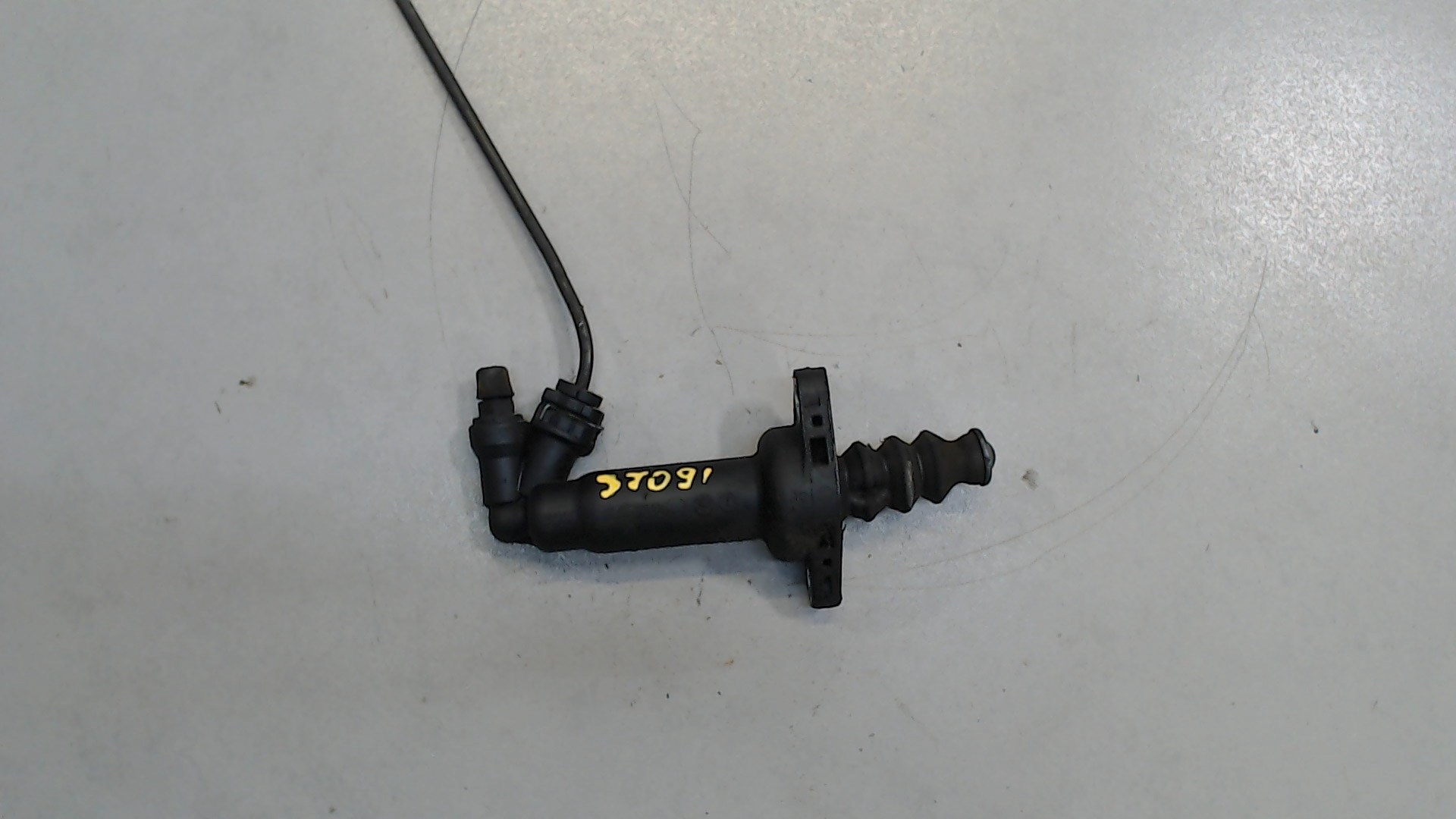 Цилиндр сцепления рабочий