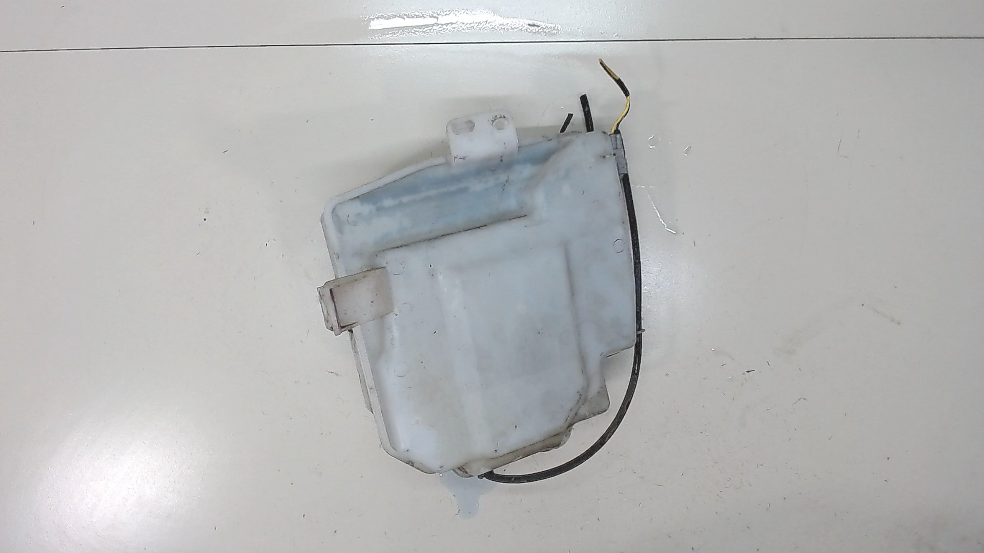 Бачок омывателя лобового стекла