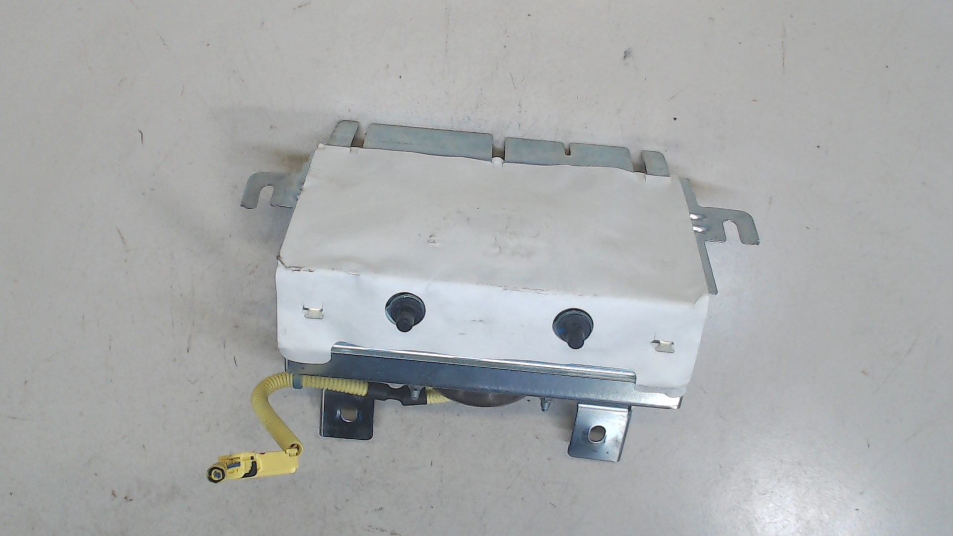 Подушка безопасности пассажирская (в торпедо)