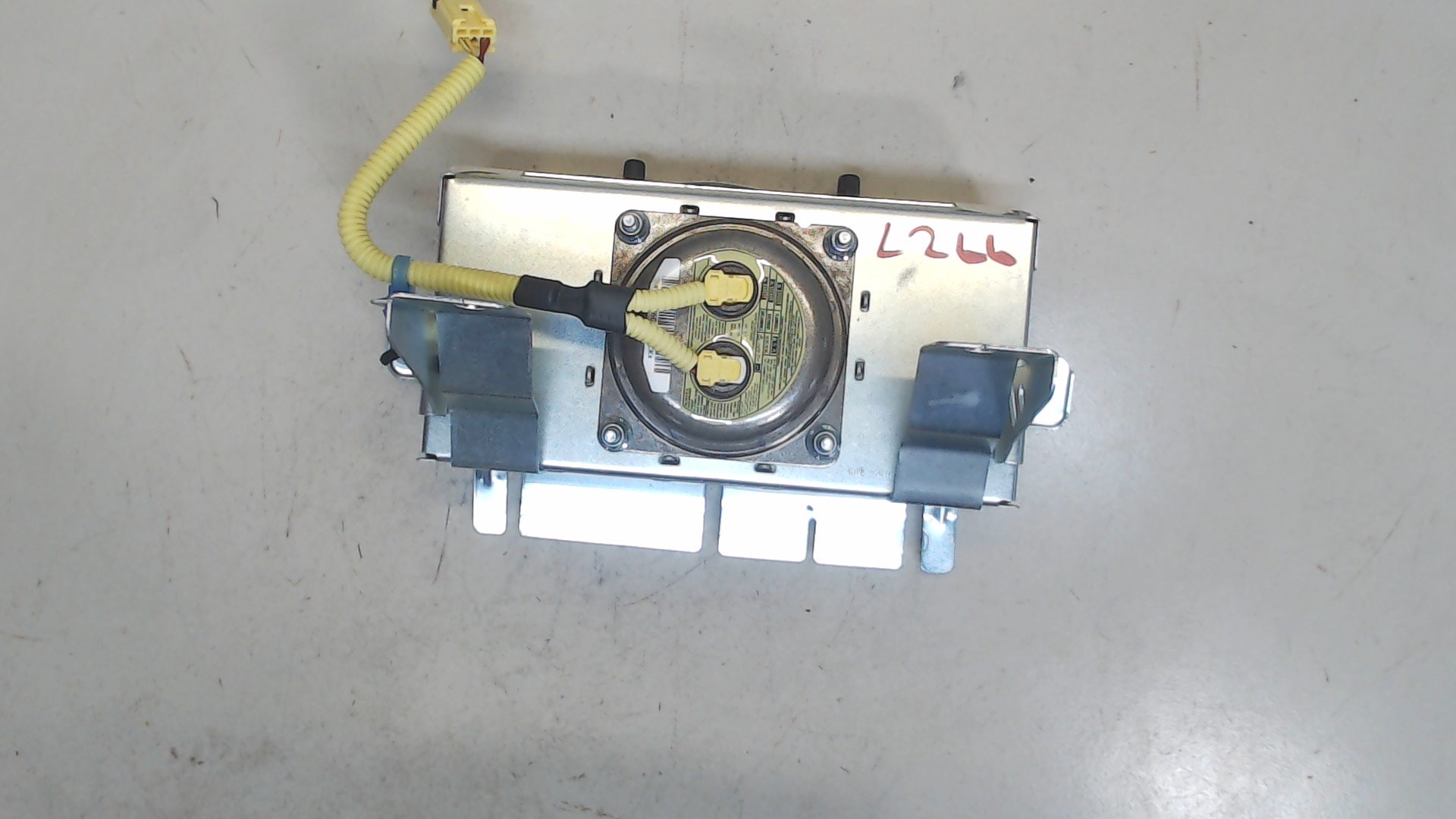 Подушка безопасности пассажирская (в торпедо)