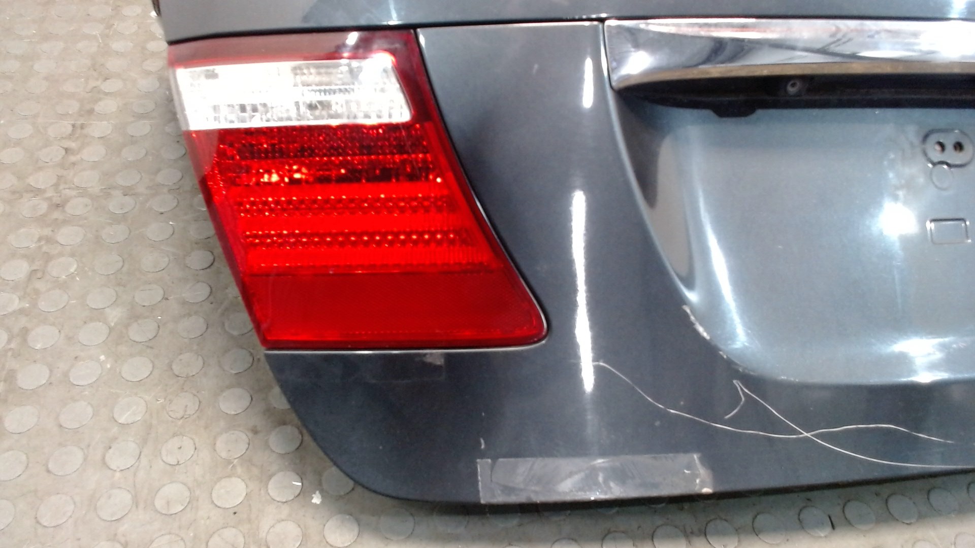 Дверь багажника