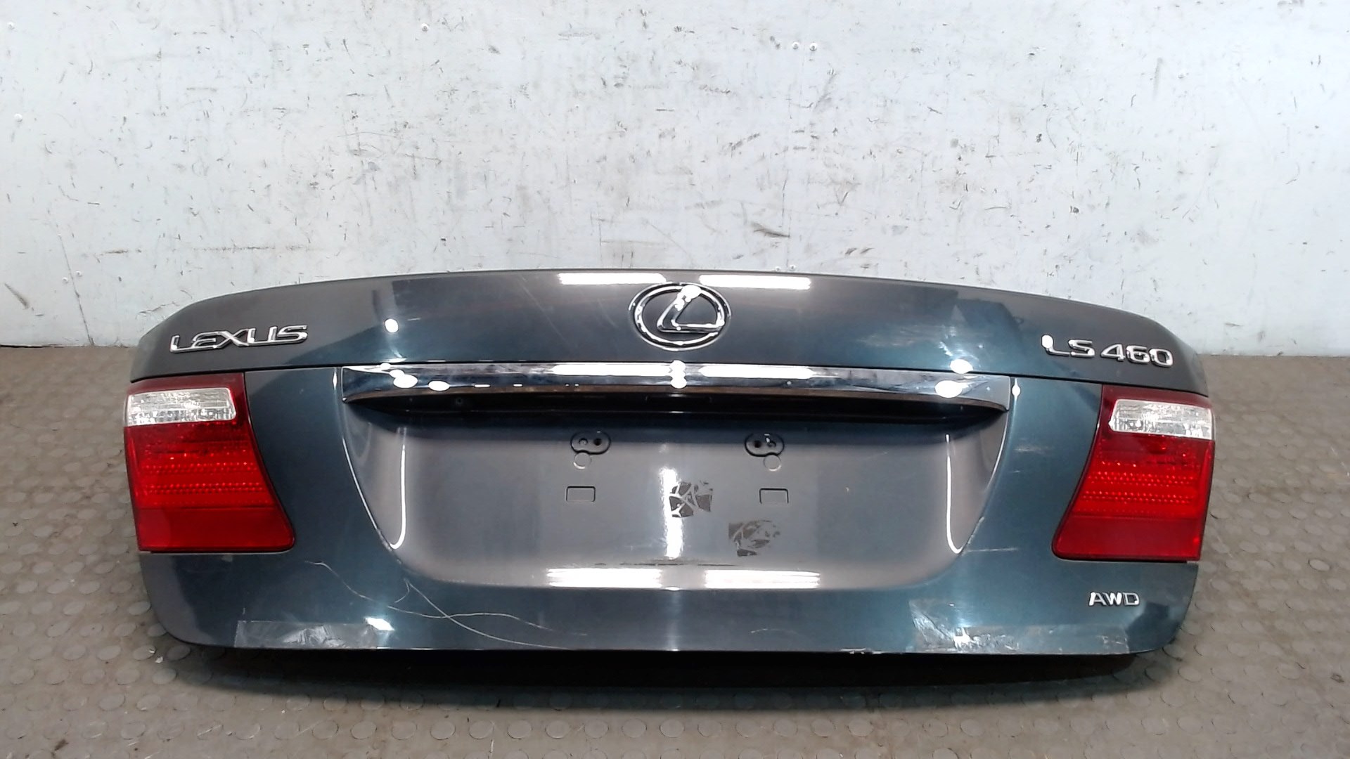 Дверь багажника