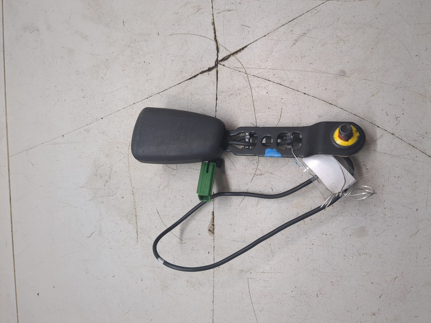 Ответная часть ремня безопасности